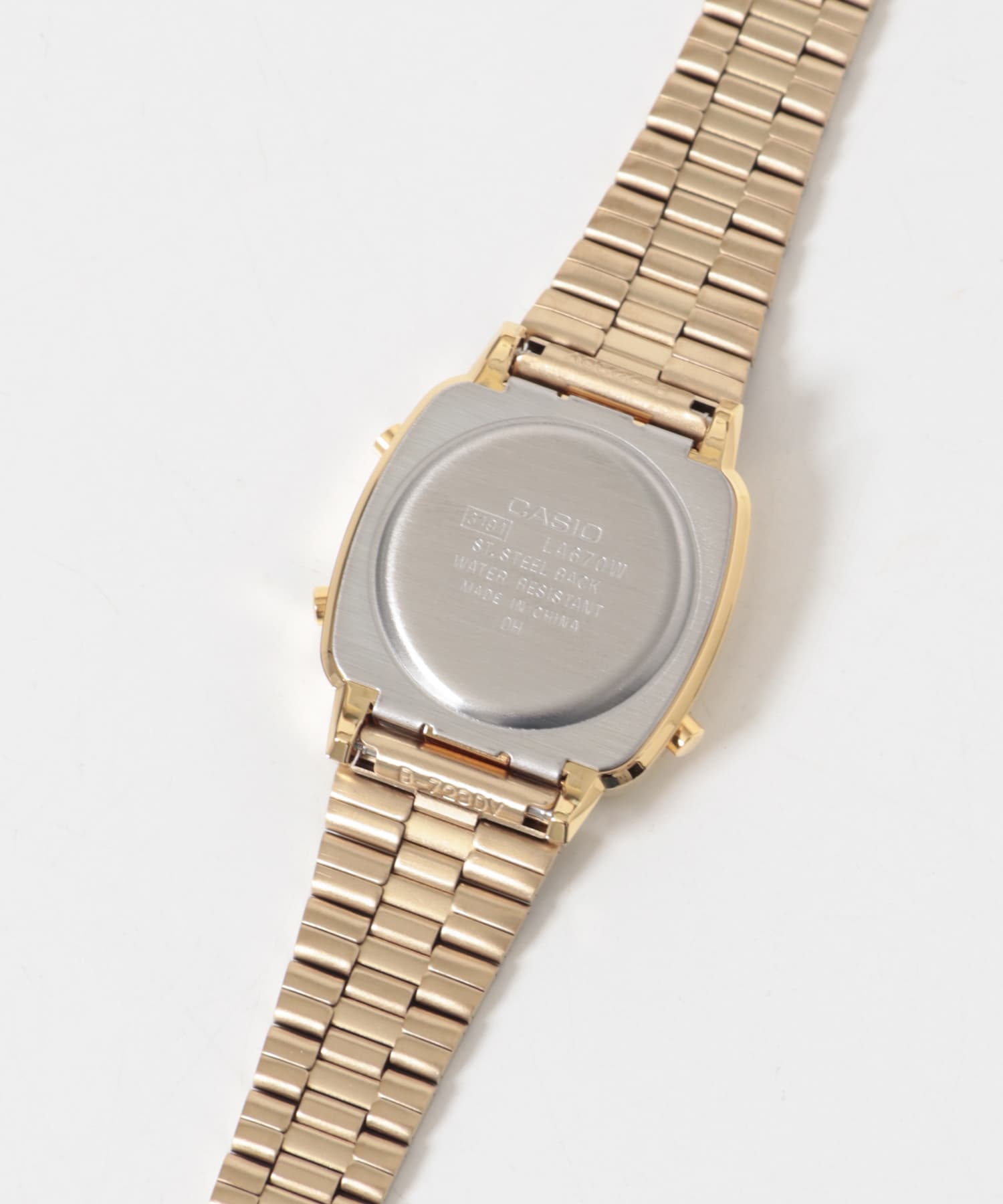 CASIO　メタルデジタルウォッチ ゴールド -
