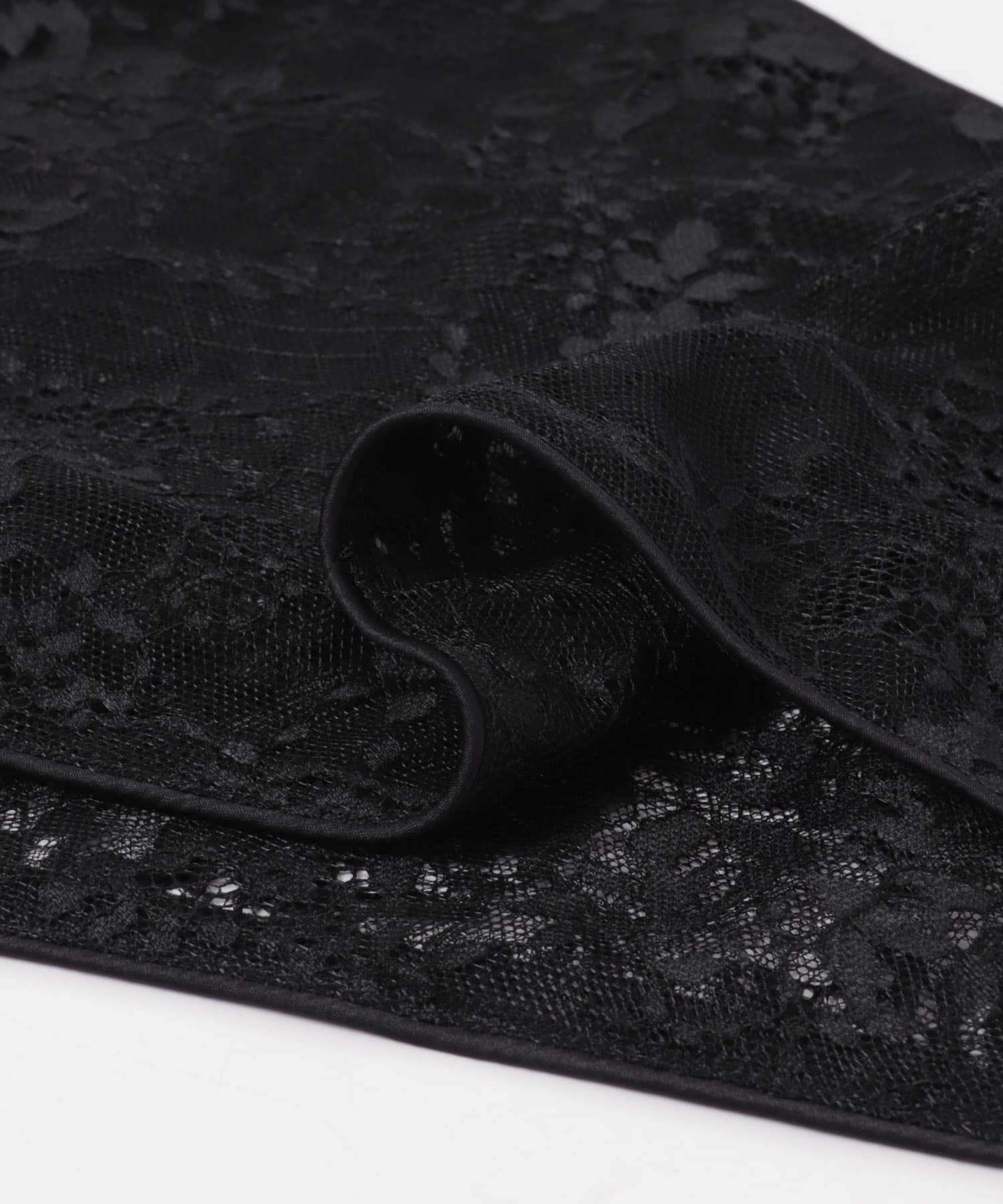 LAYAS　LACE TRIANGLE SCARF BLACK One