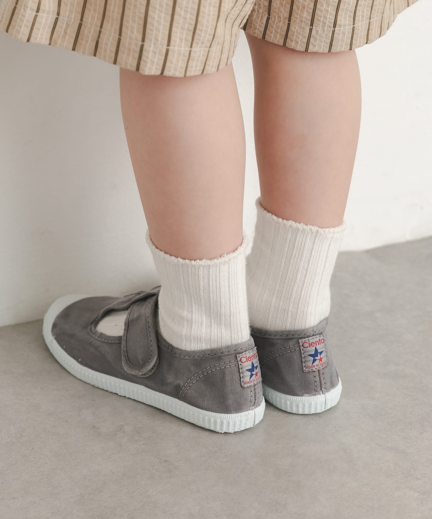 Cienta　キャンバスTストラップシューズ(KIDS) GRIS 16