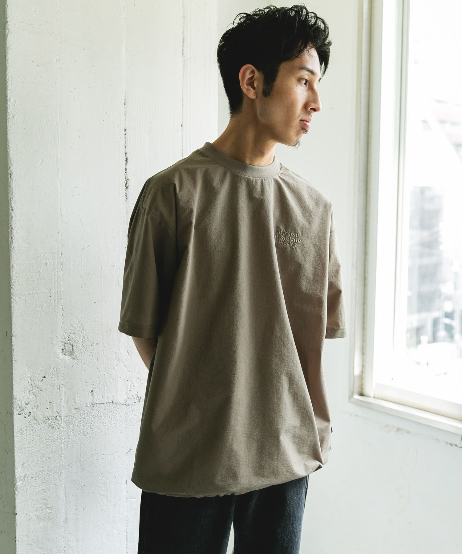KHAKI