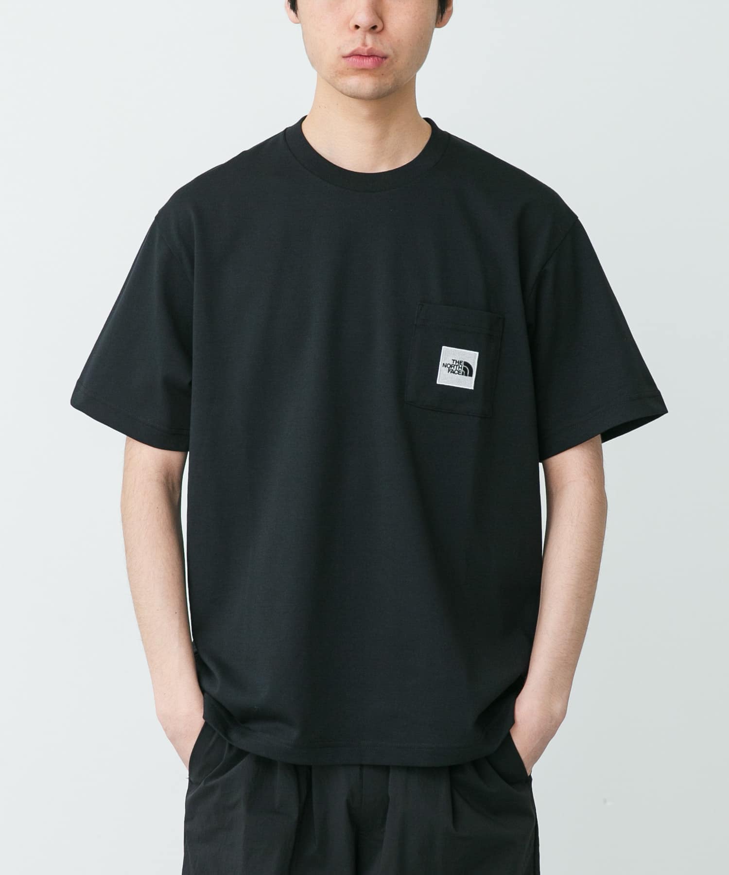 THE NORTH FACE　SHORT-SLEEVE SQUARELOGO POCKET T-SHIRTS