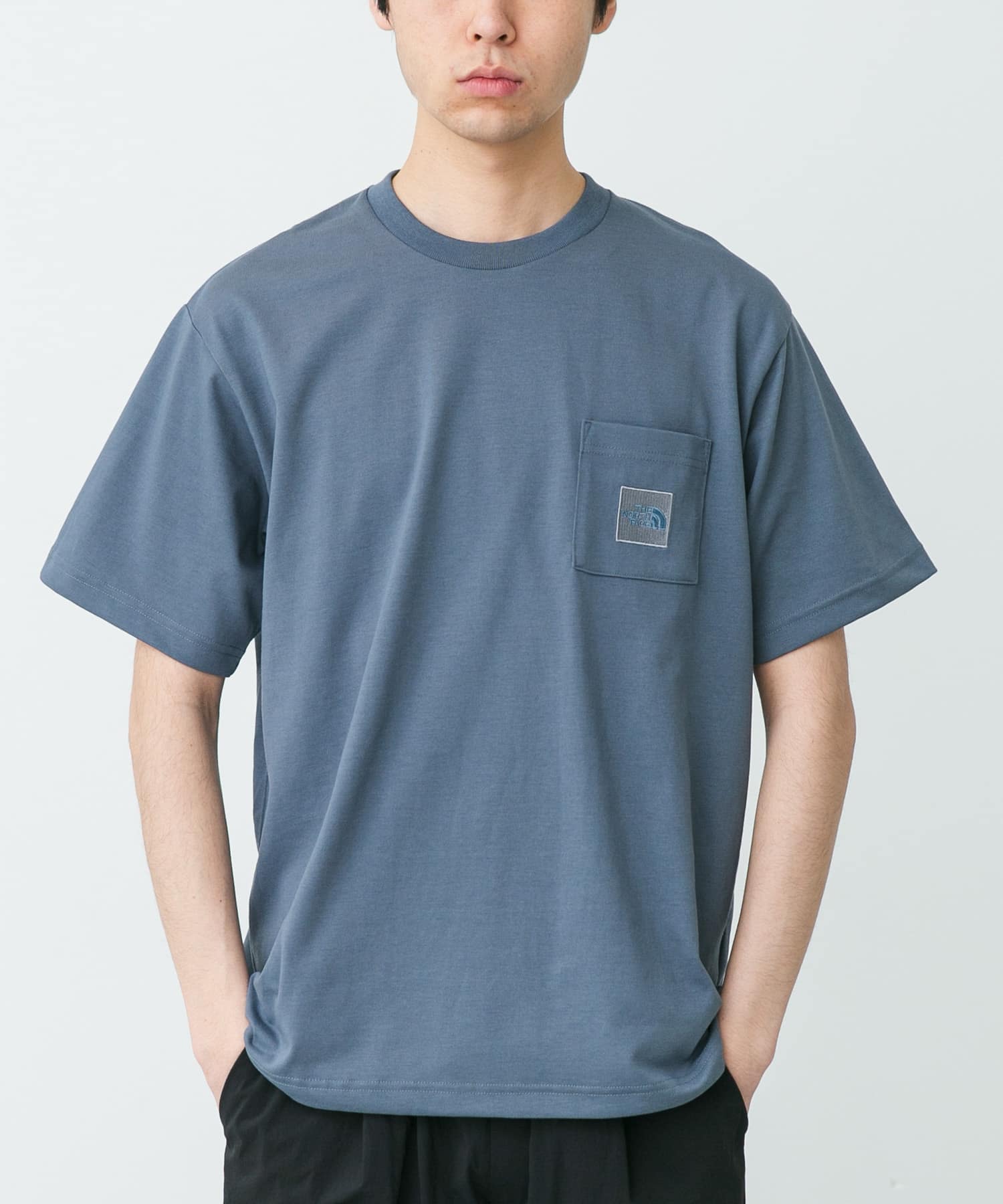 THE NORTH FACE　SHORT-SLEEVE SQUARELOGO POCKET T-SHIRTS