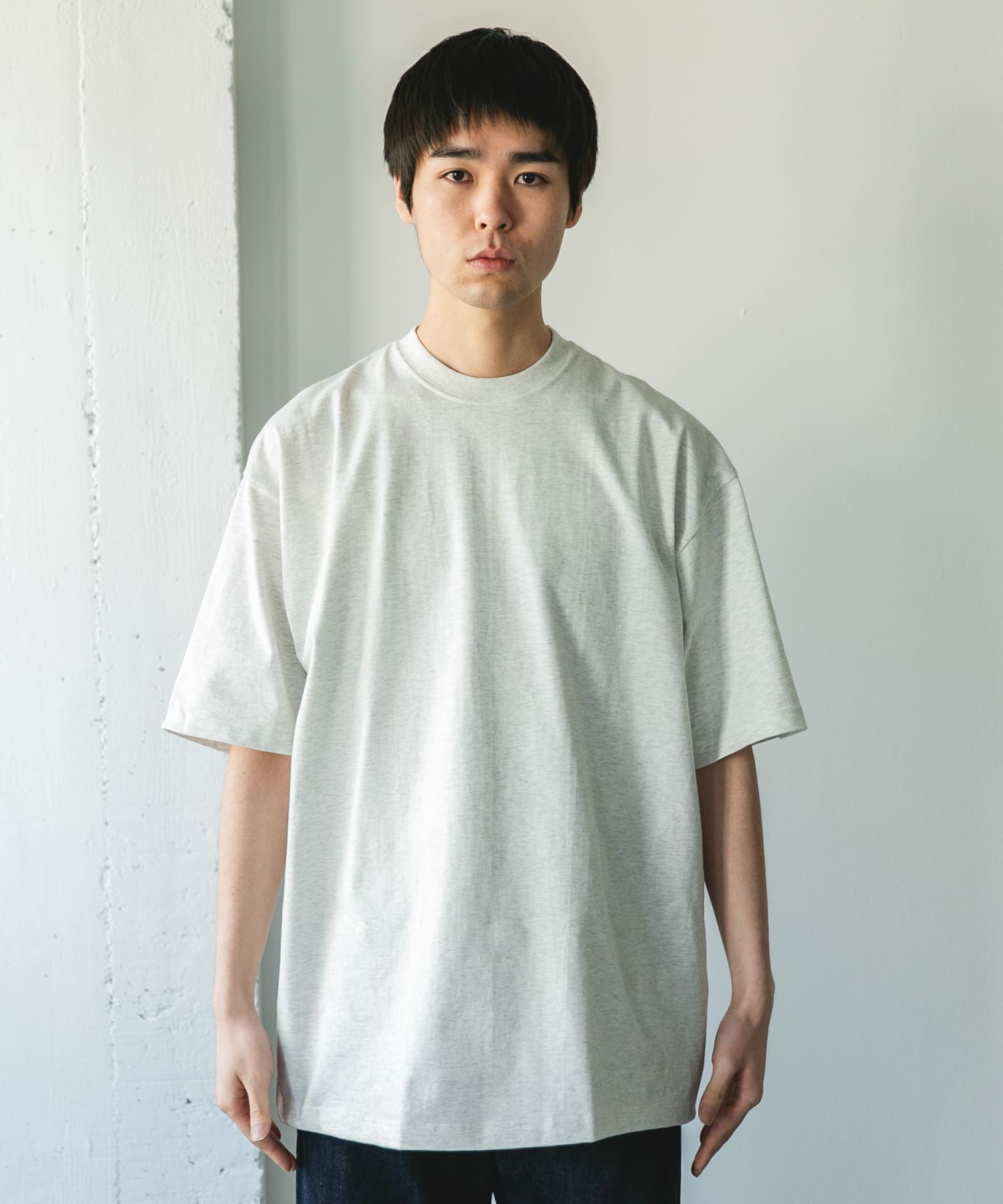 アッシュグレー