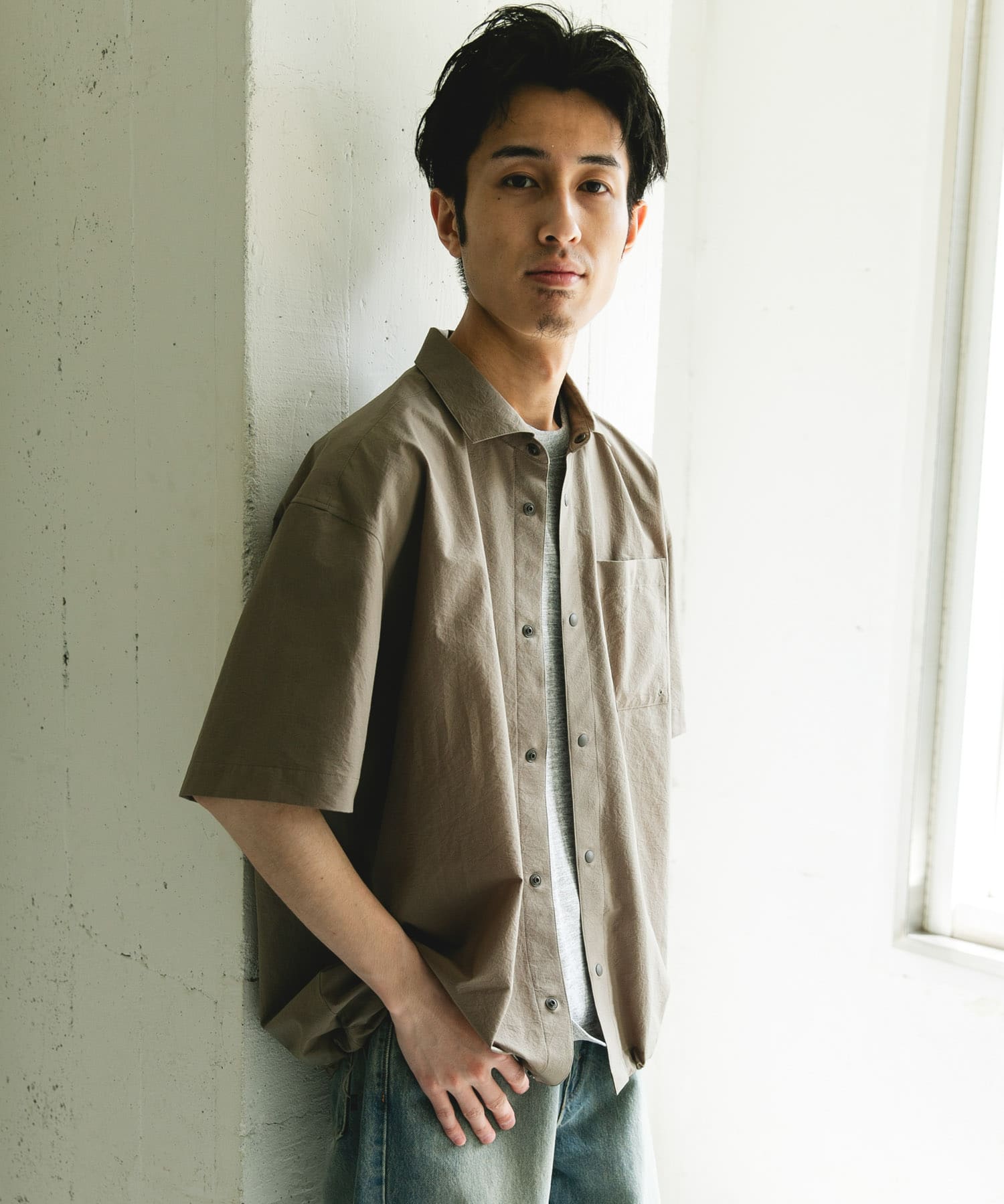 KHAKI
