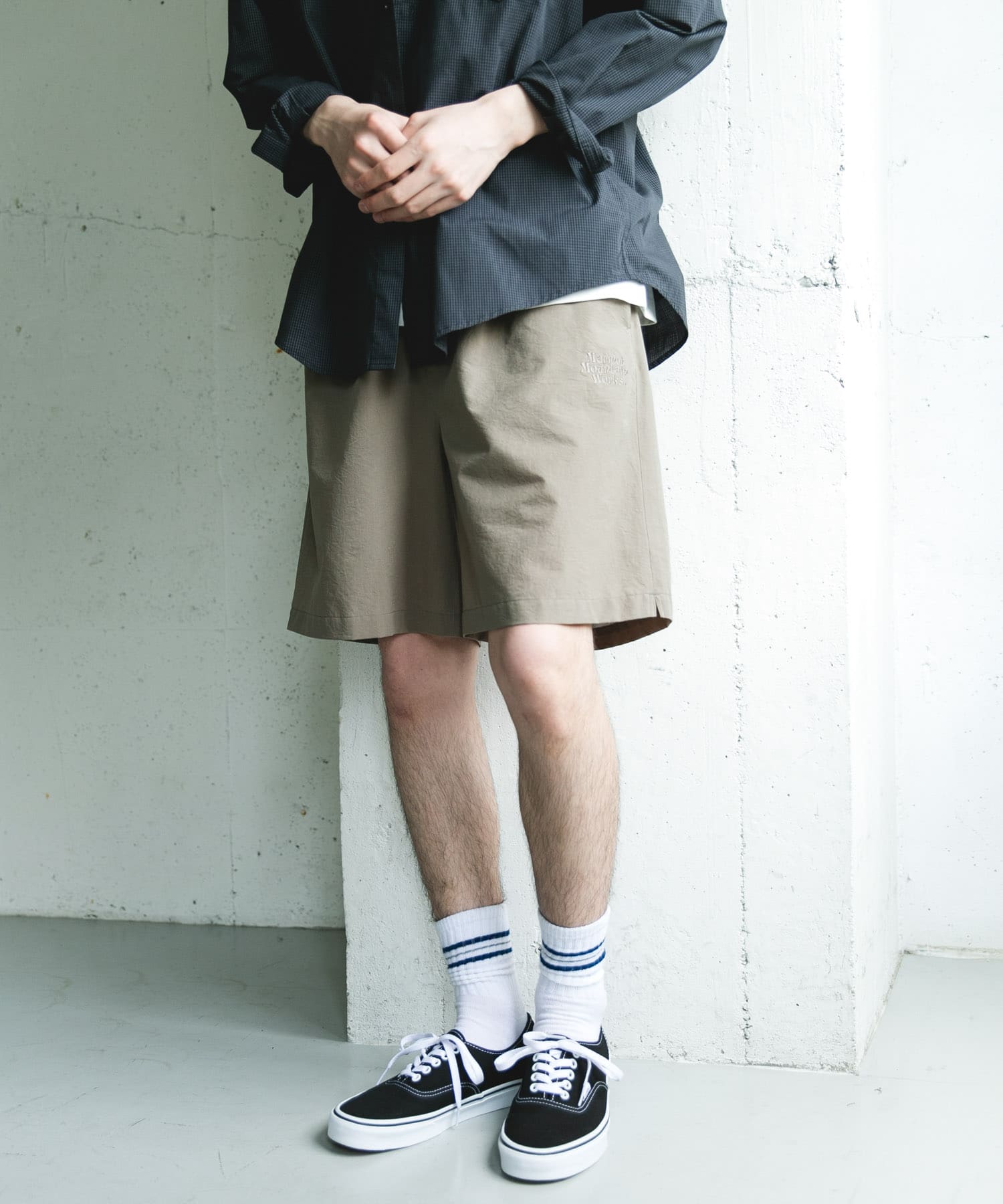 KHAKI