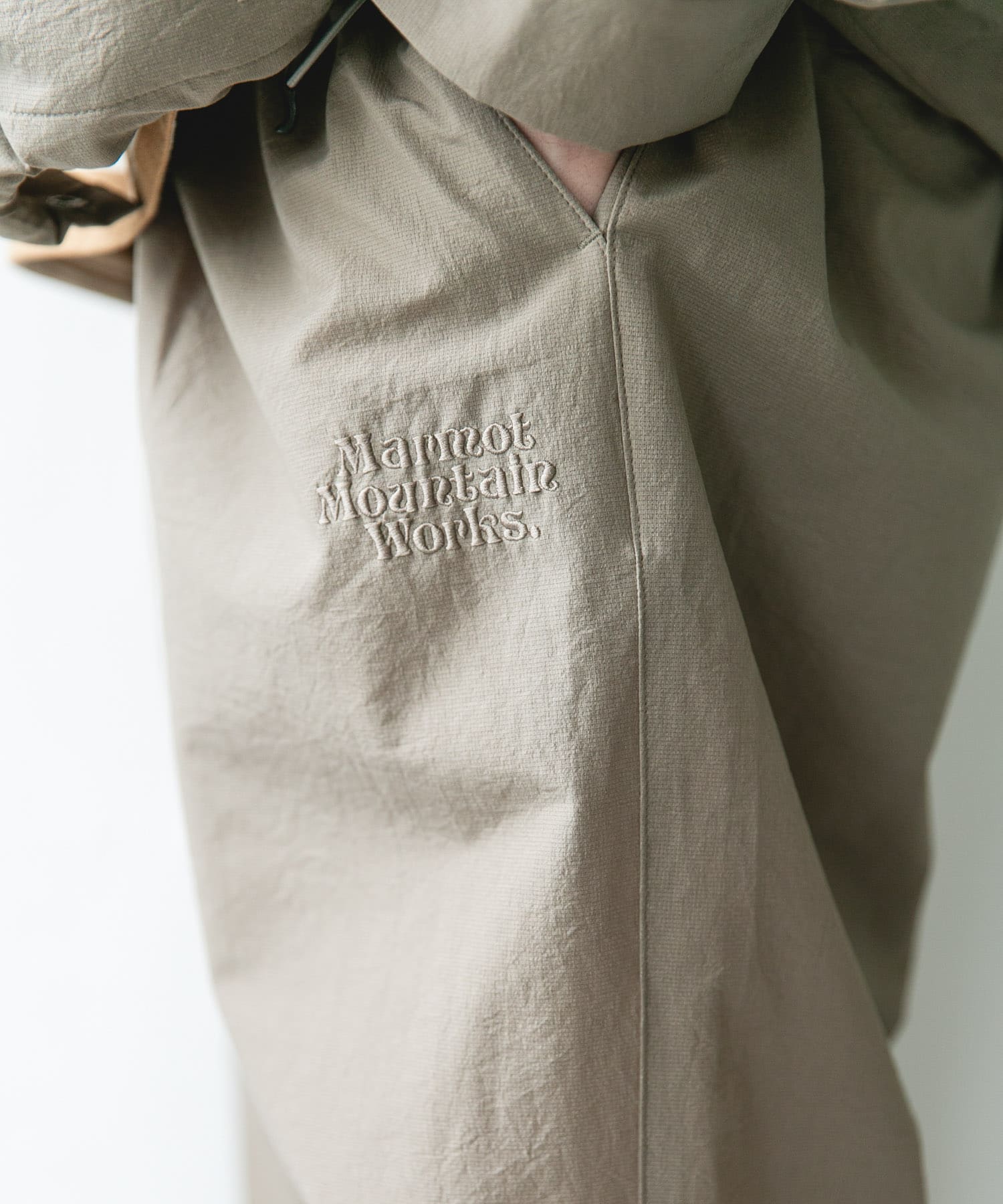 KHAKI