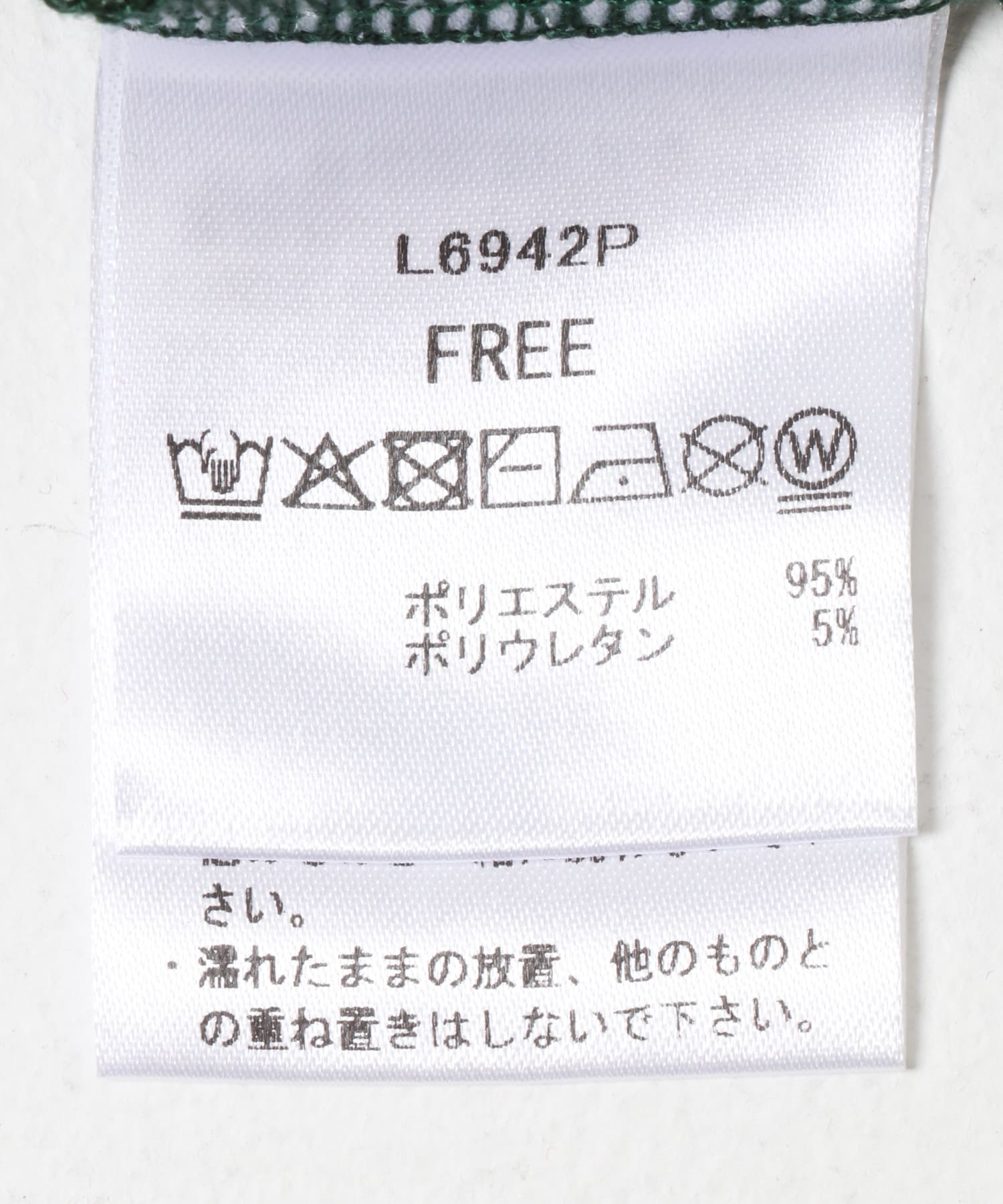 カーキ