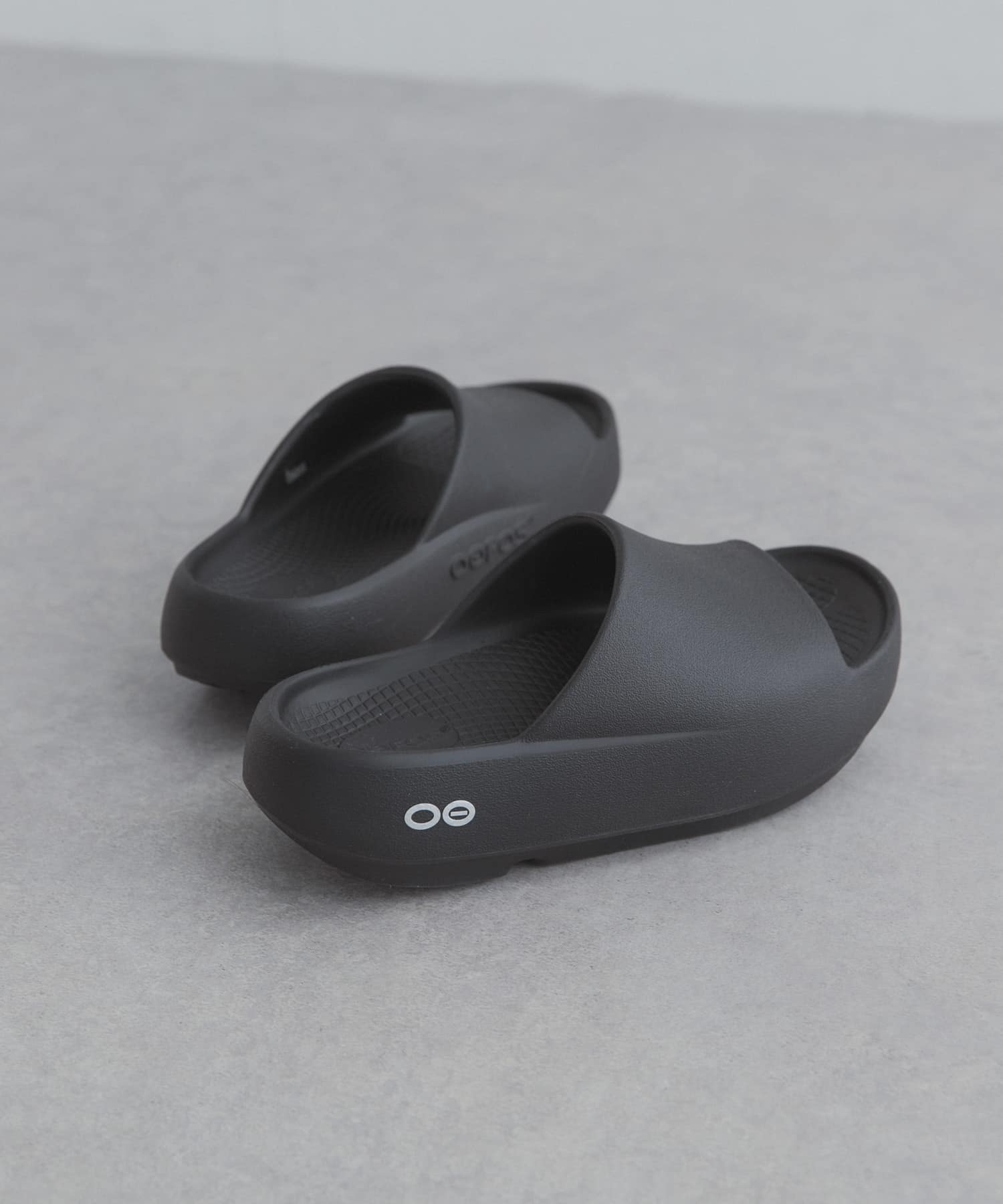 OOFOS　OOAHH+ BLACK 5
