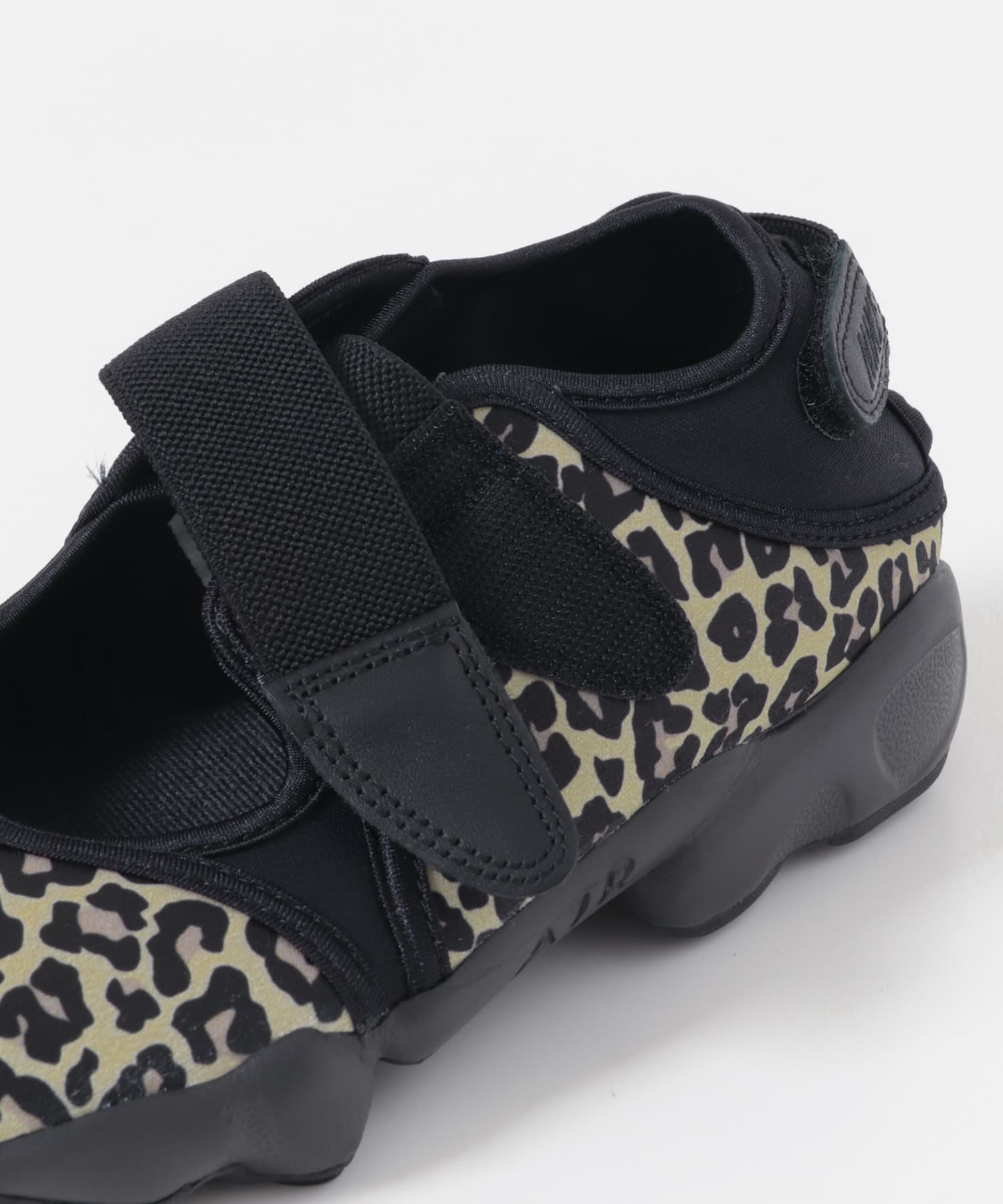 NIKE ナイキウィメンズエアリフト(23 BLK/HEMP): シューズ｜URBAN