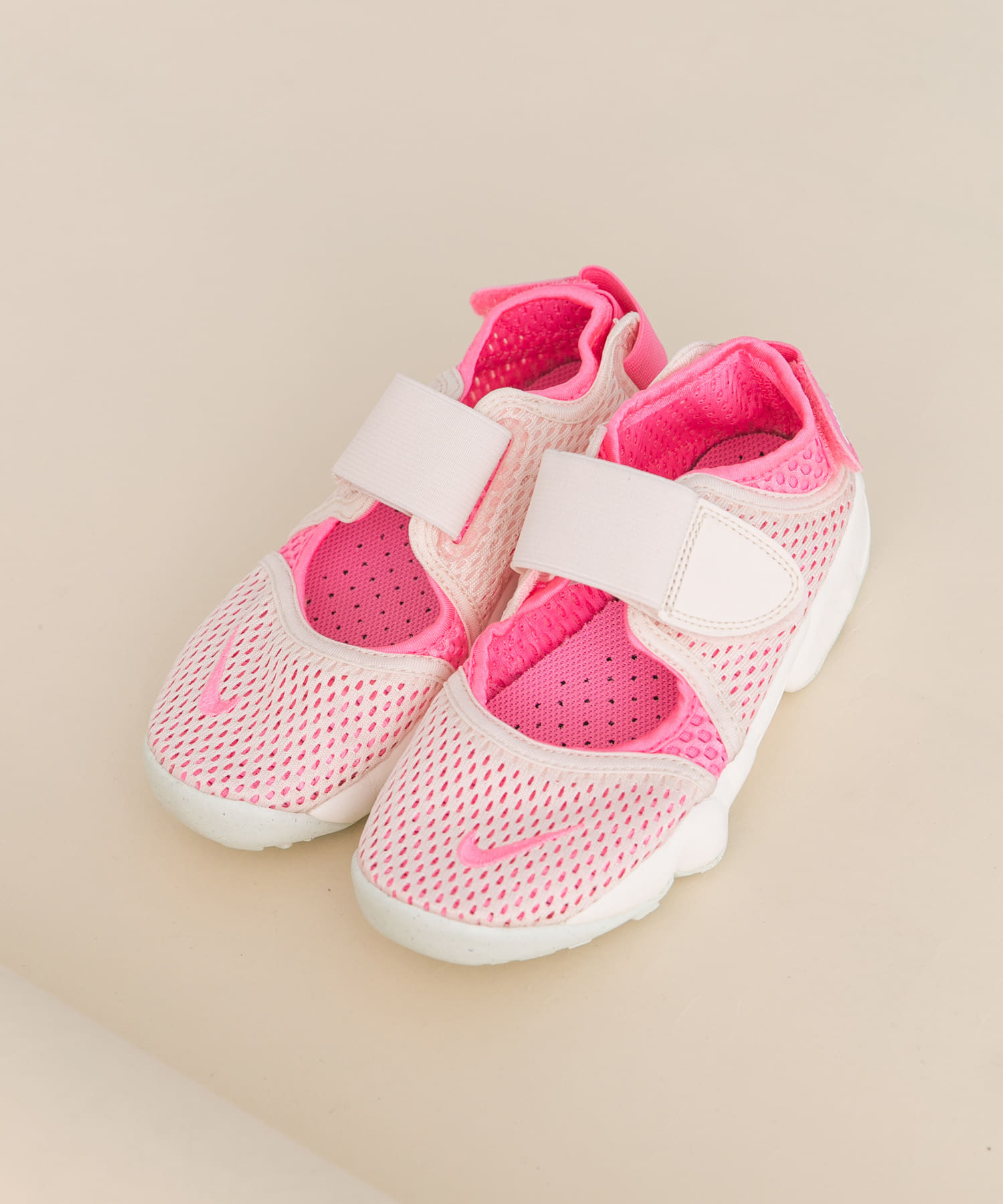 【pink】ナイキ　リフト　NIKE　リフト2　サンダル NIKE ナイキリフト 2 GS/PS(KIDS)(18 CHALK/PINK): キッズ｜URBAN