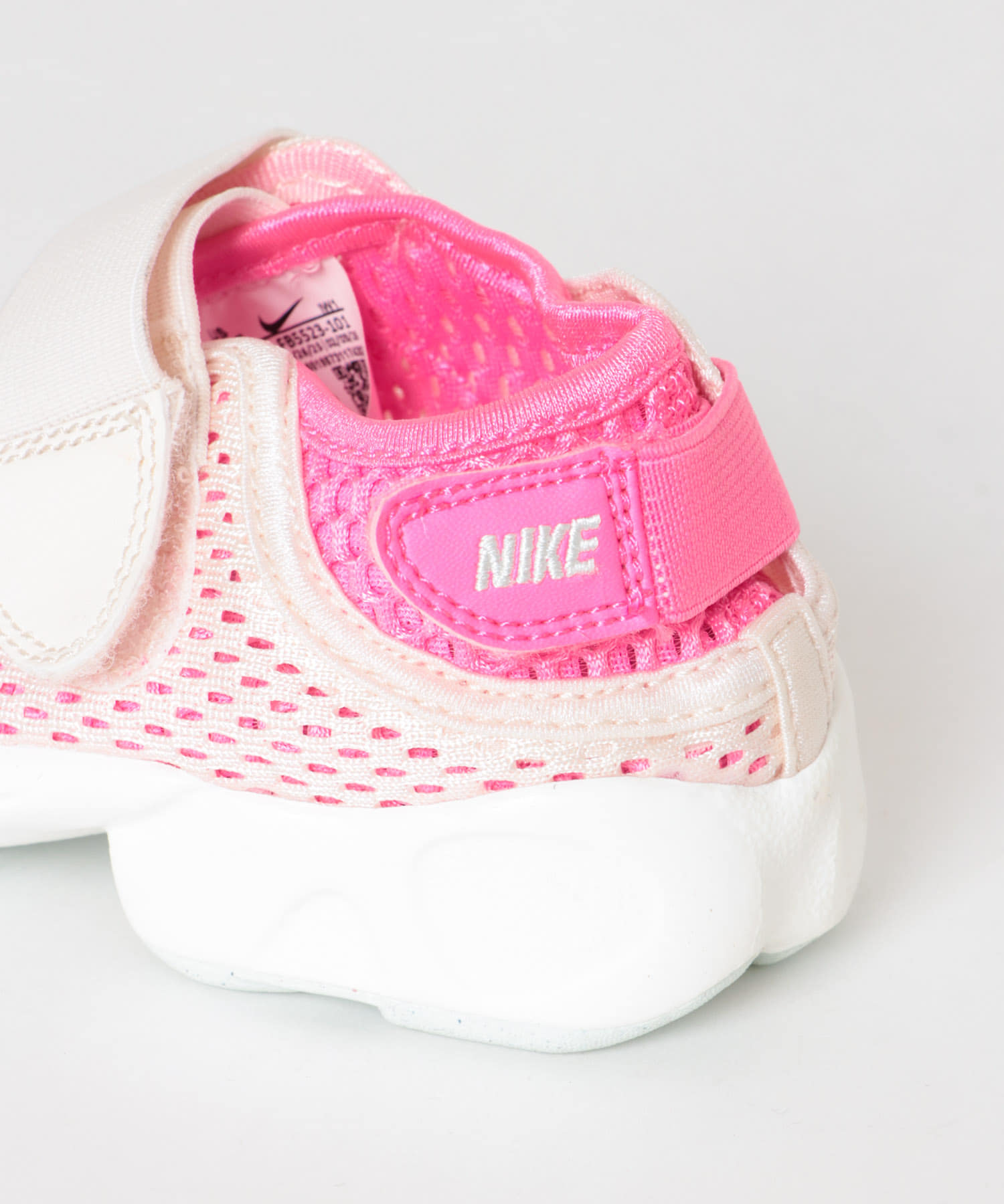 NIKE ナイキリフト 2 GS/PS(KIDS)(18 CHALK/PINK): キッズ｜URBAN