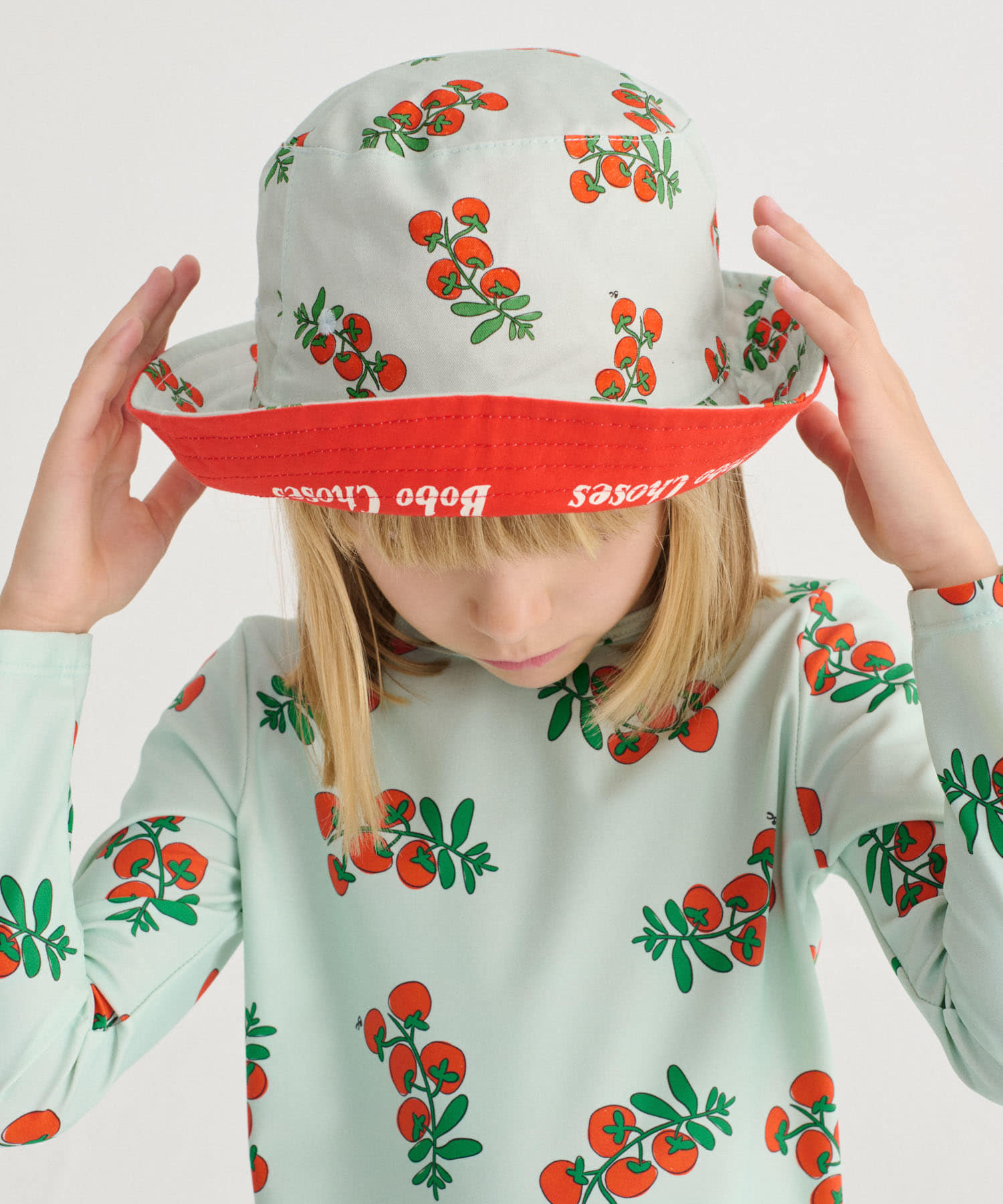 BOBO CHOSES　TOMATOES REVERSIBLE HAT(KIDS)