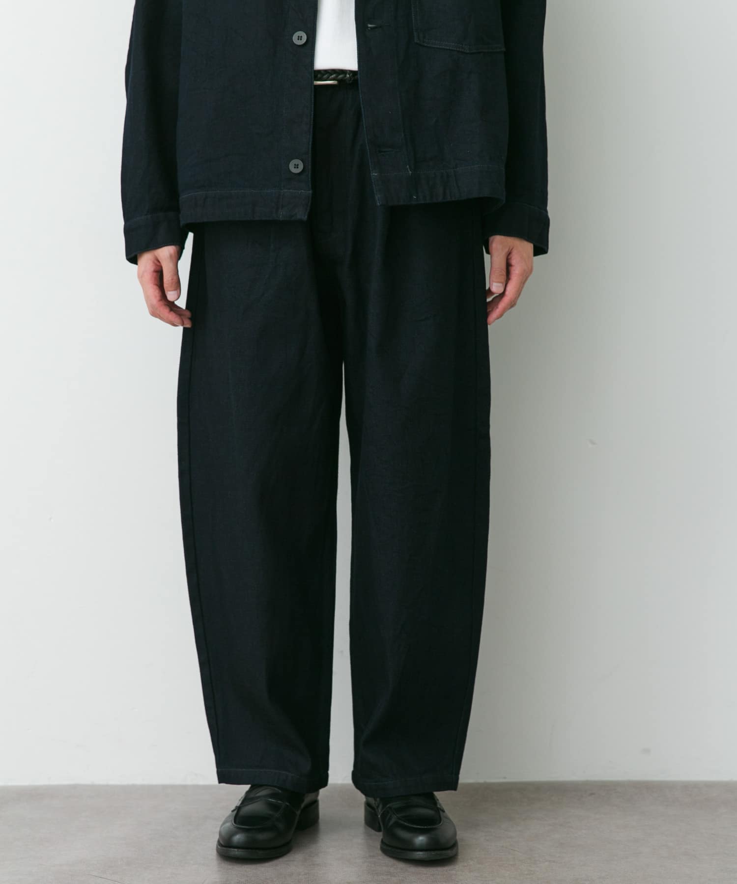 STILL BY HAND 12OZ DENIM DEEP TUCK PANTS(44 BLACK): ボトム｜URBAN