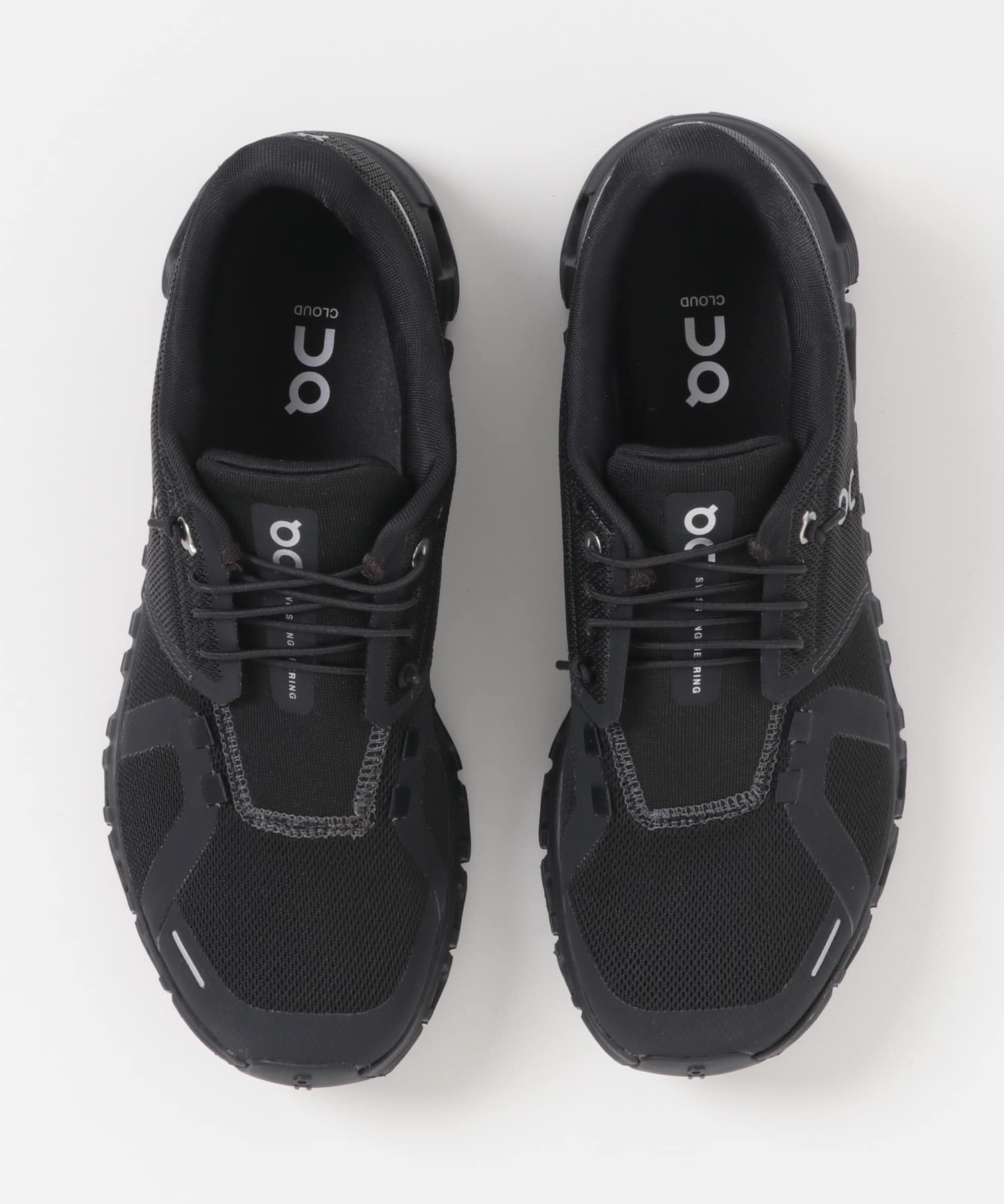 On　CLOUD 6 BLACK 23.5