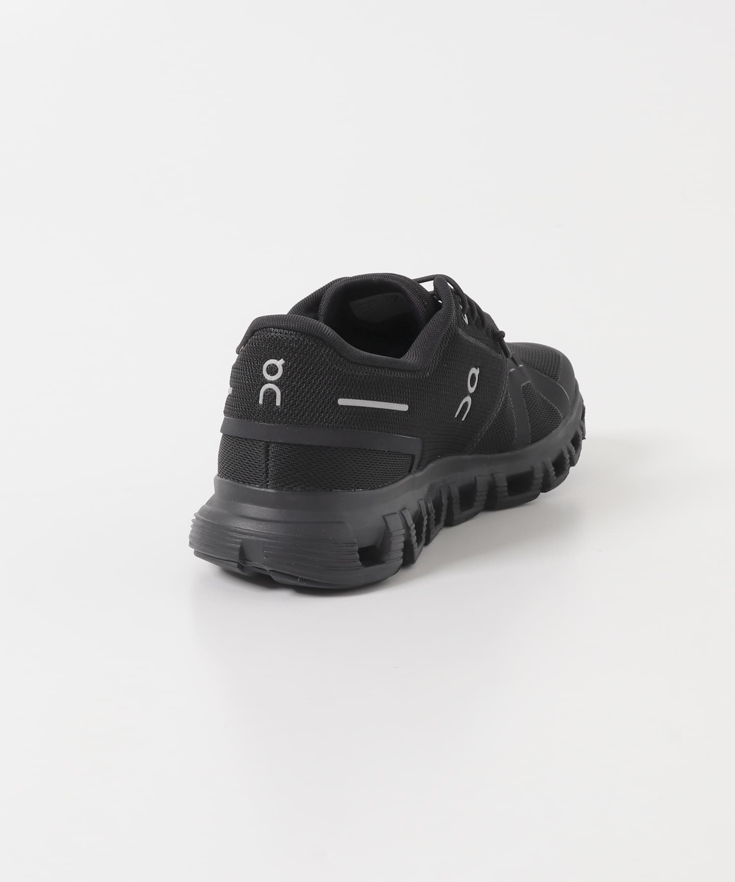 On　CLOUD 6 BLACK 23.5