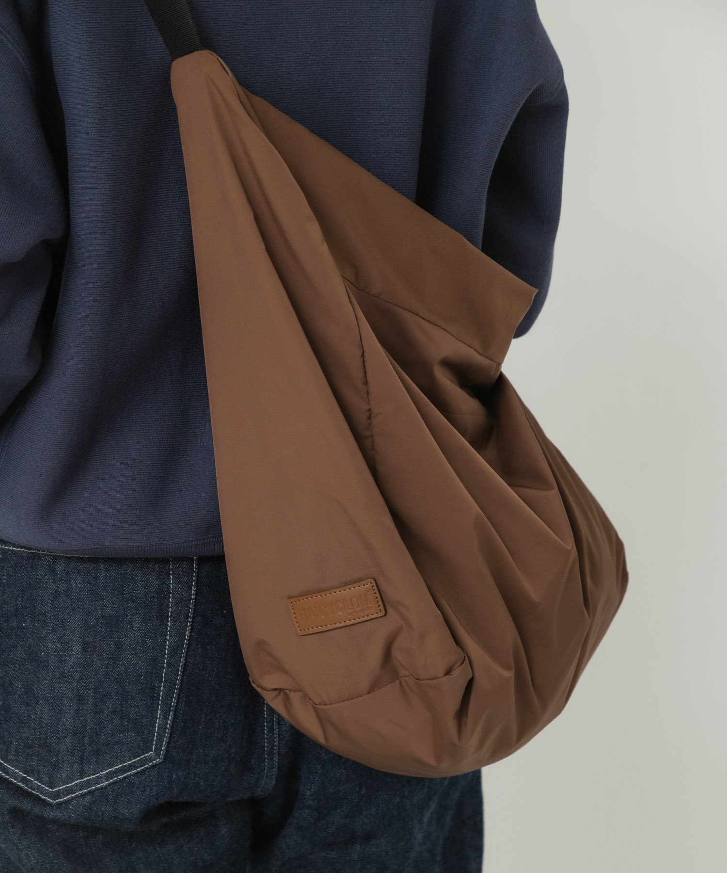 BAICYCLON　EXCLUSIVE SHOLDER BAG BROWN Free