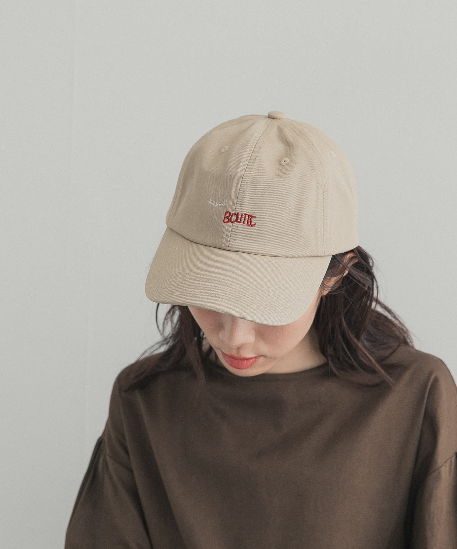 LY　LETTER CAP