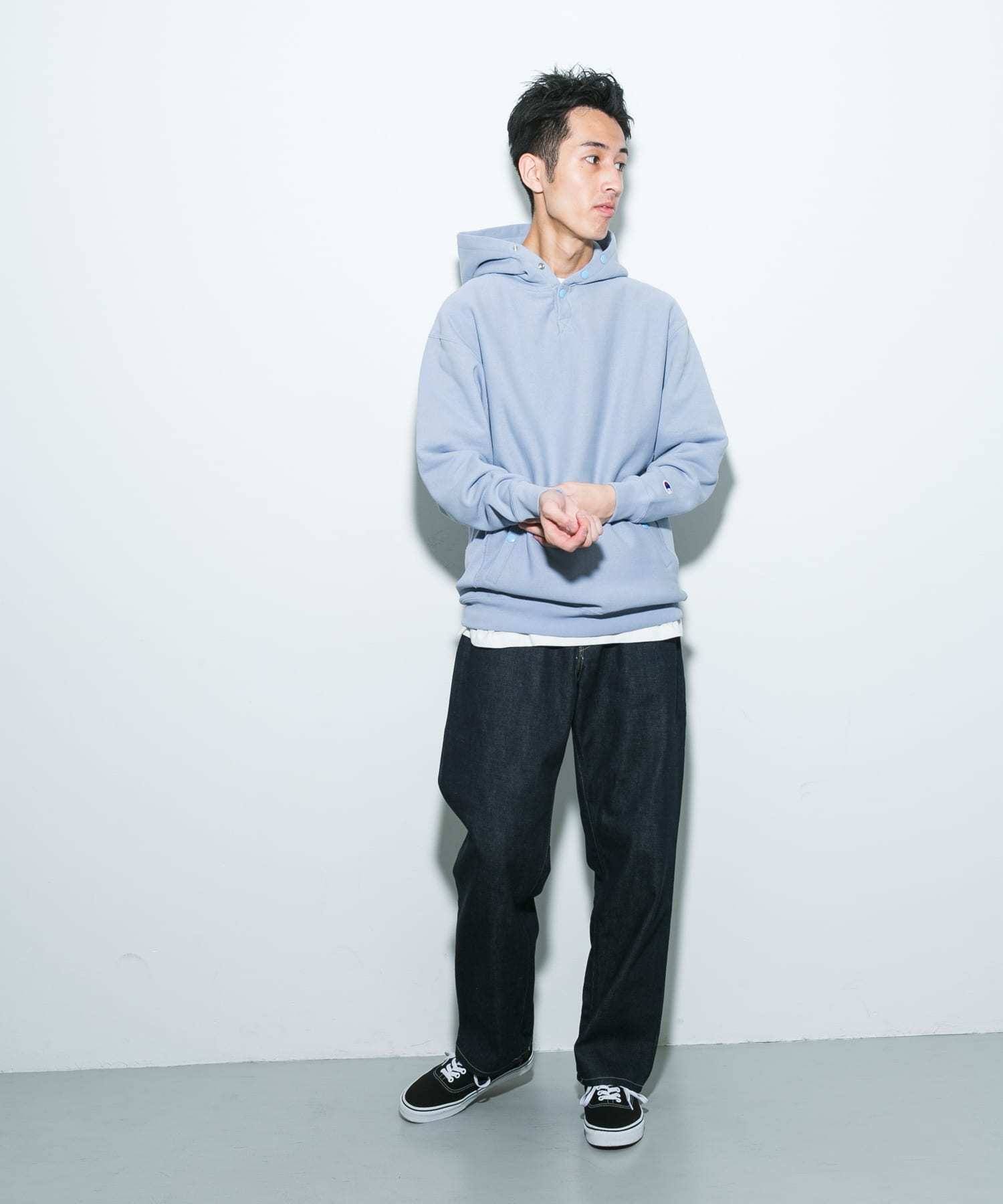 ライトブルー