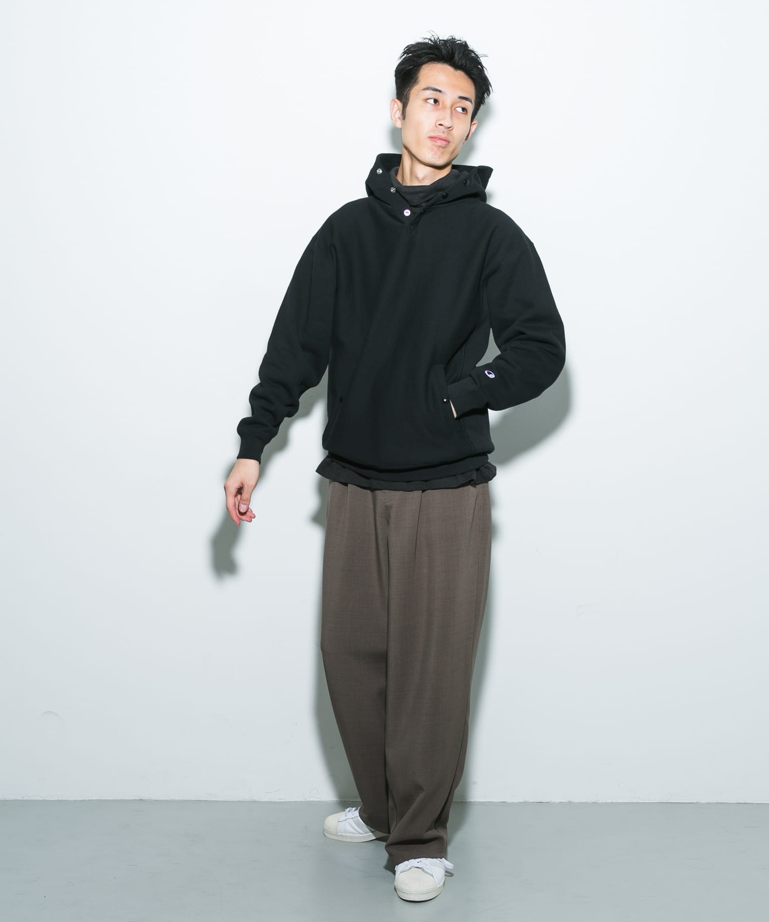 ブラック