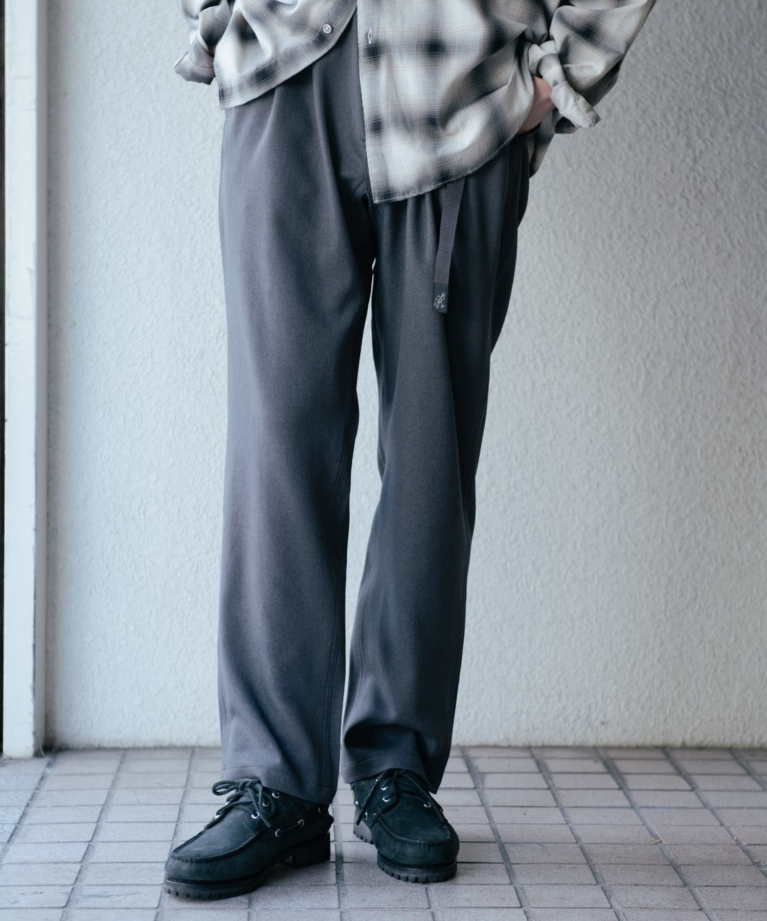 GRAY