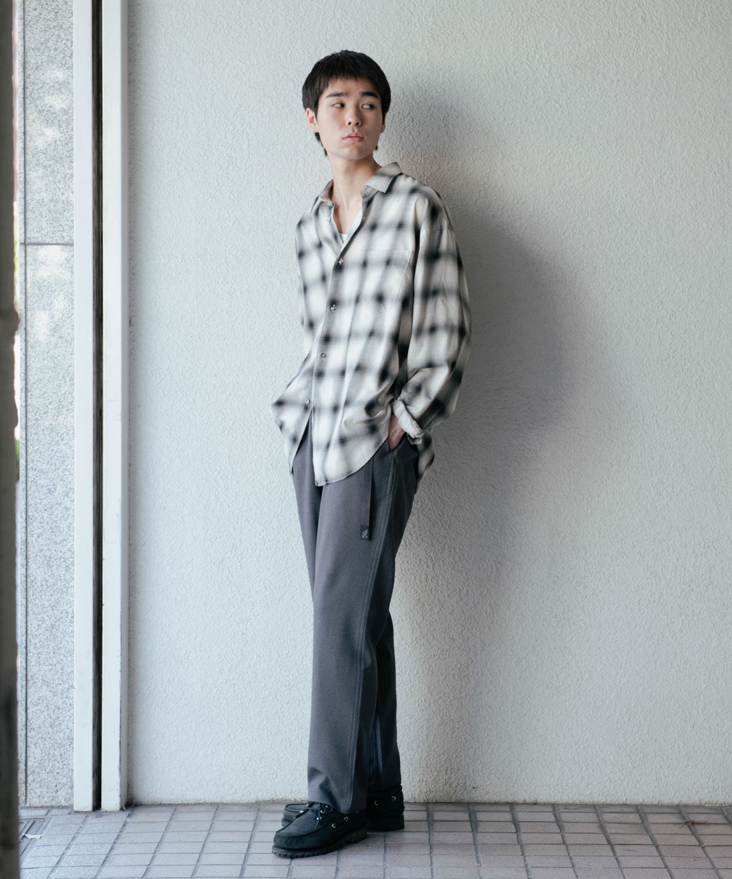 GRAY