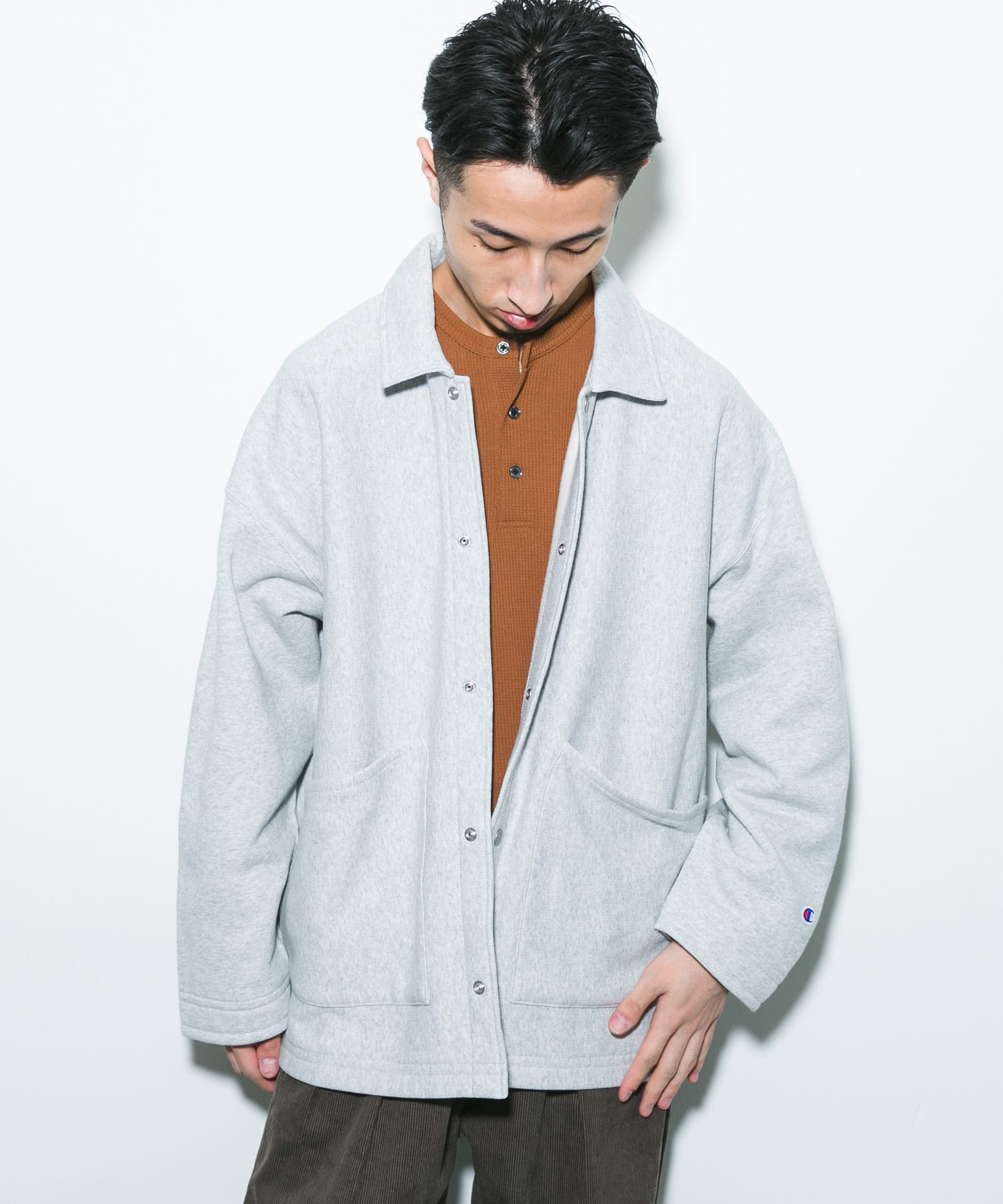 シルバーグレー
