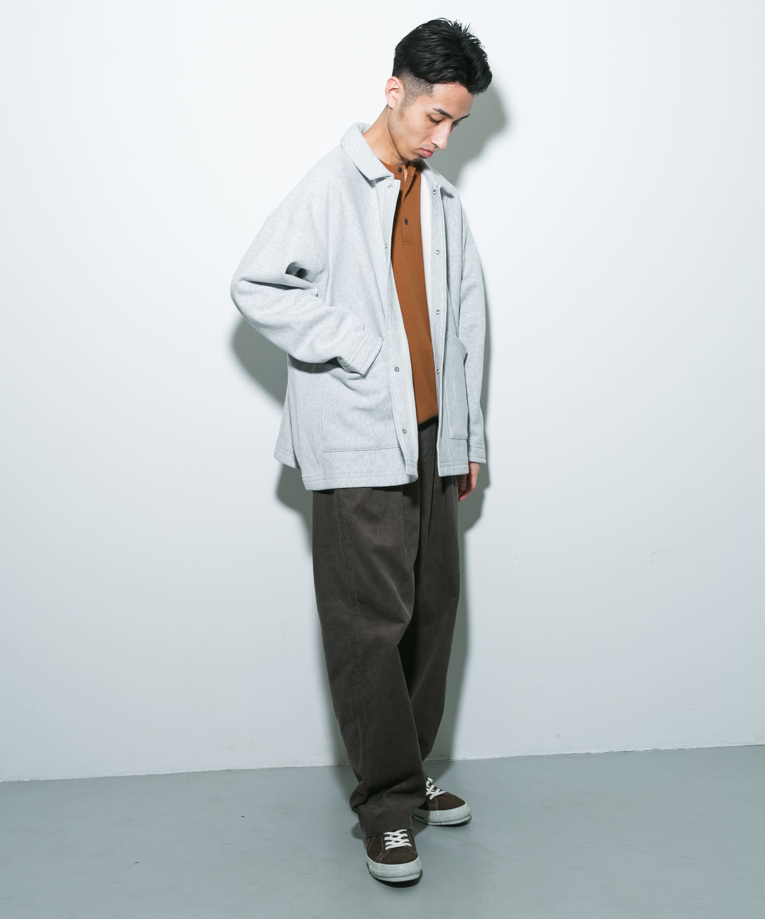 シルバーグレー