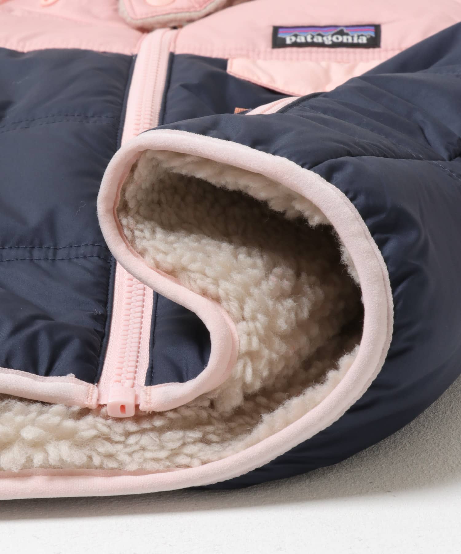 patagonia　BABYTRIBBLESHOODY(KIDS) NVMA 3T