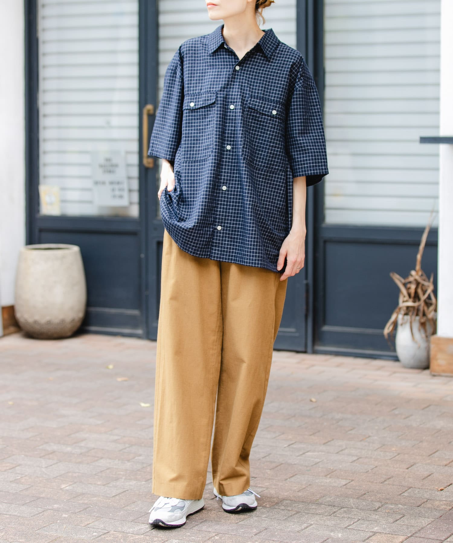 DARK BEIGE