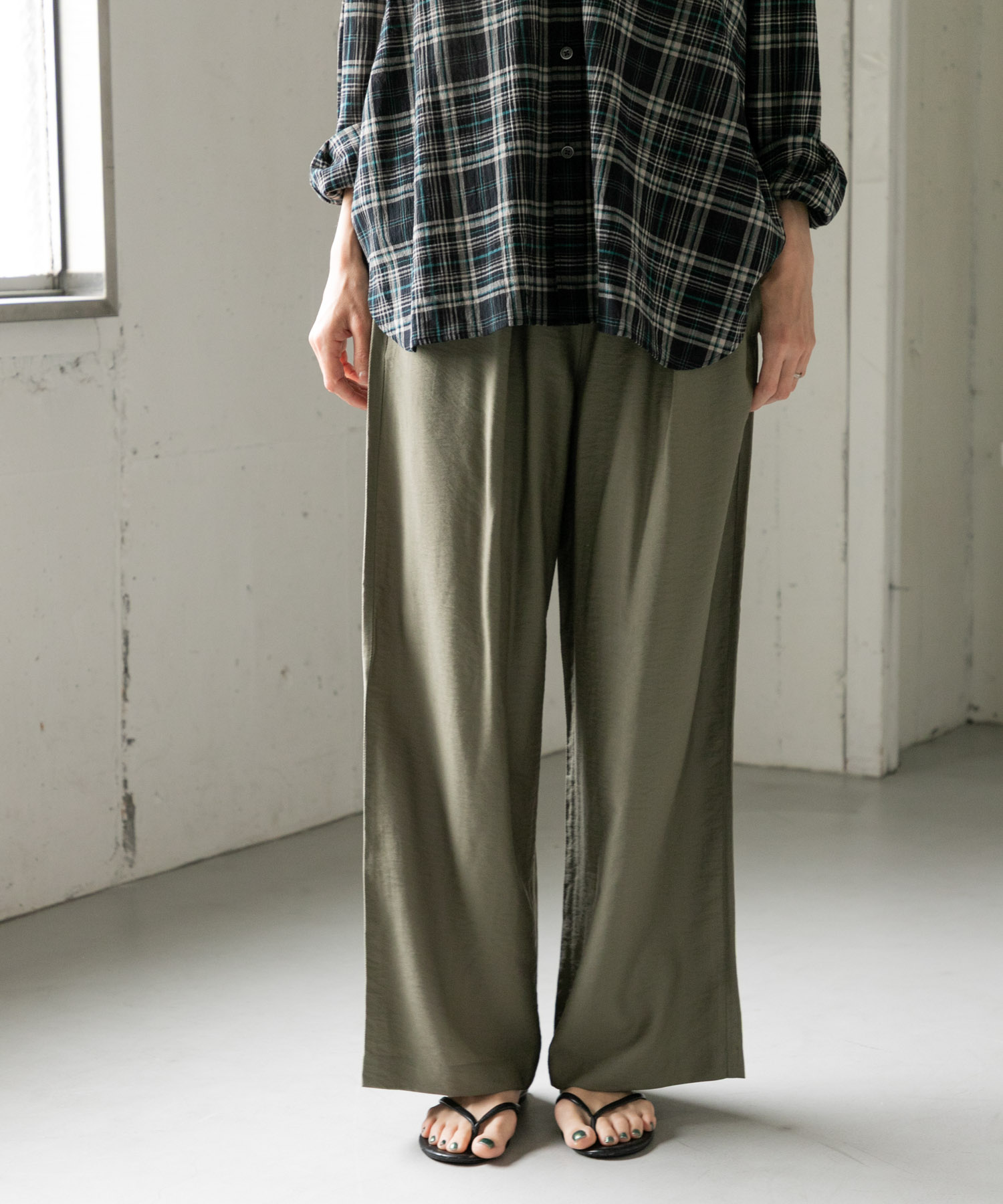 KHAKI