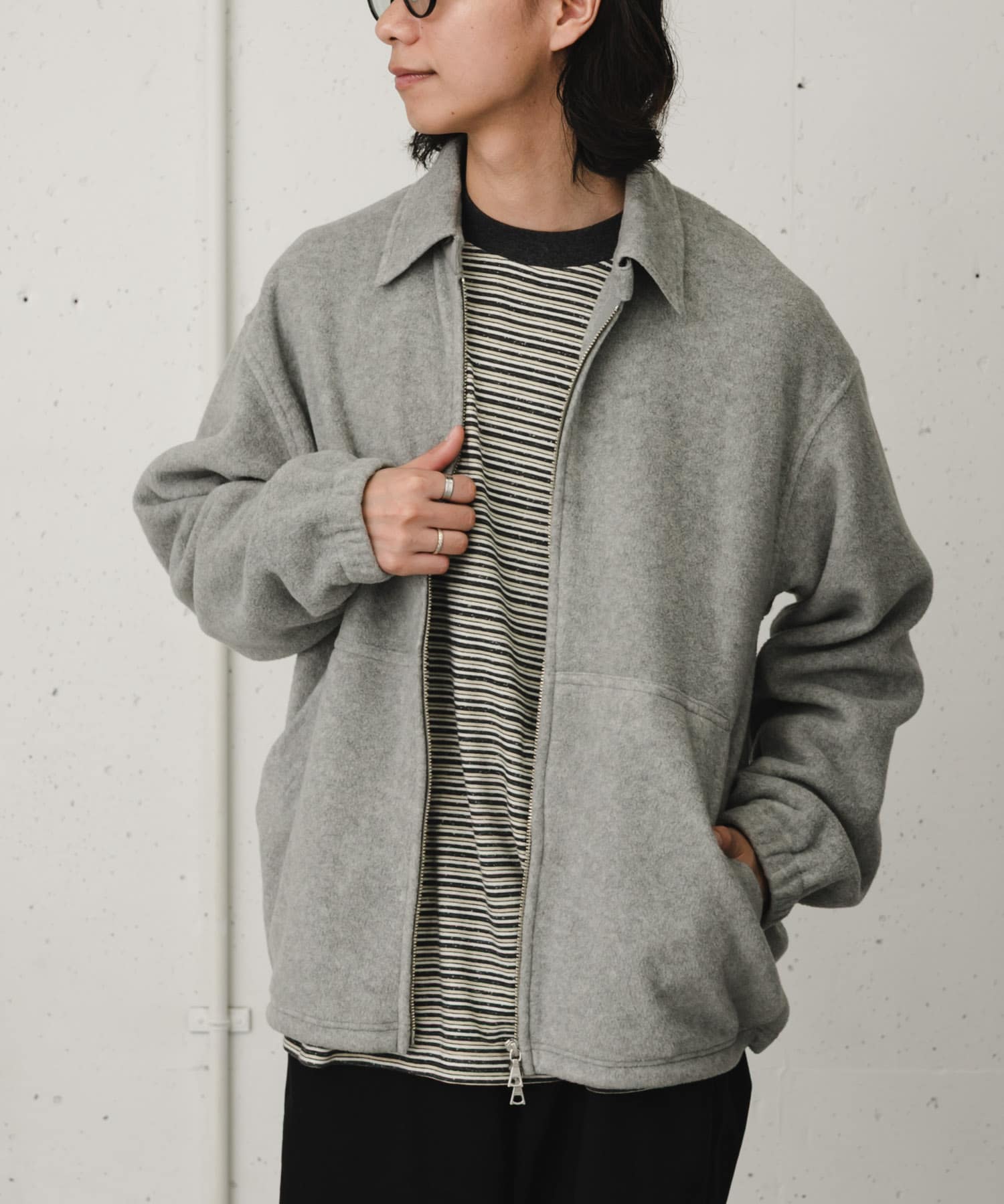 GRAY