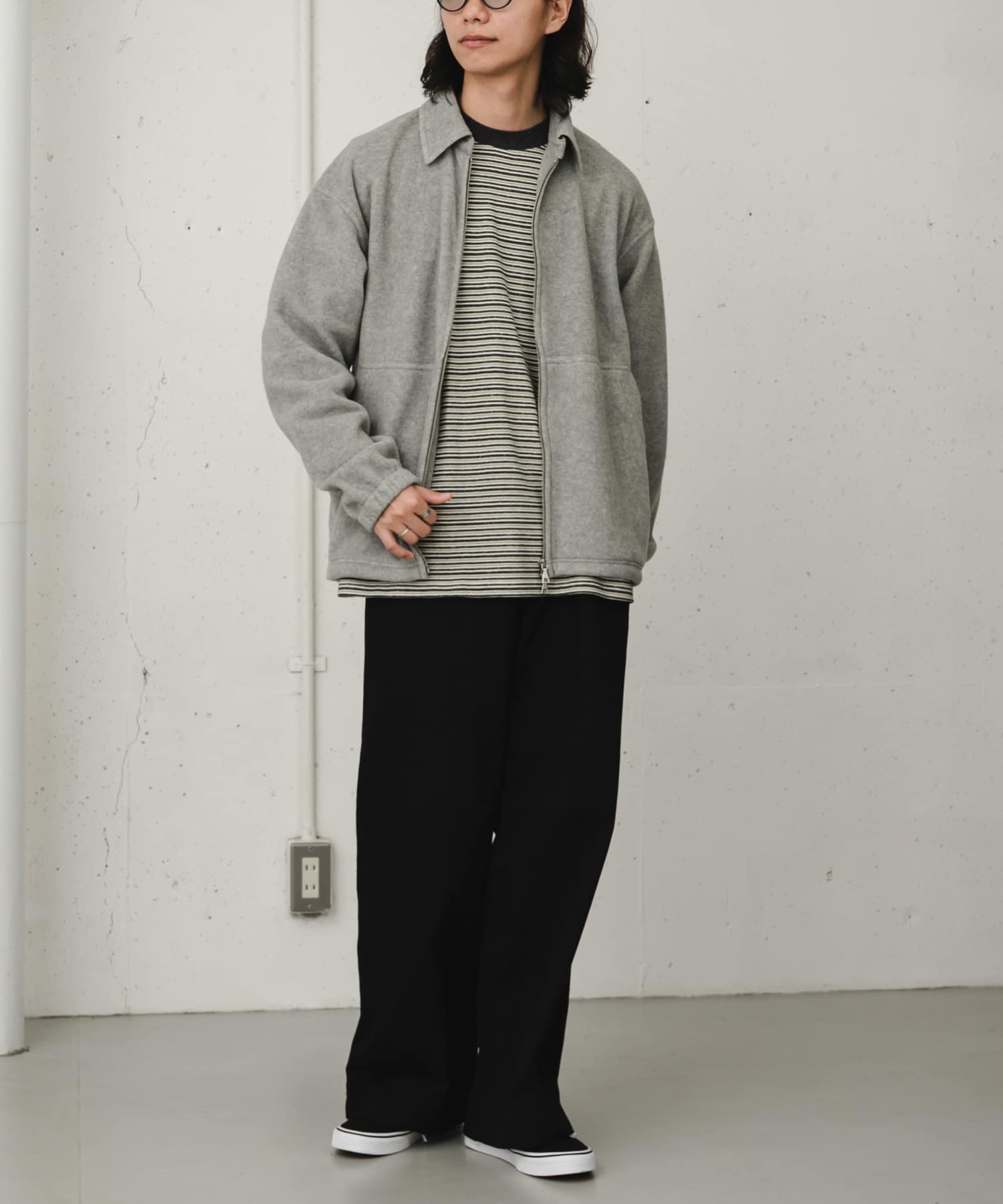GRAY