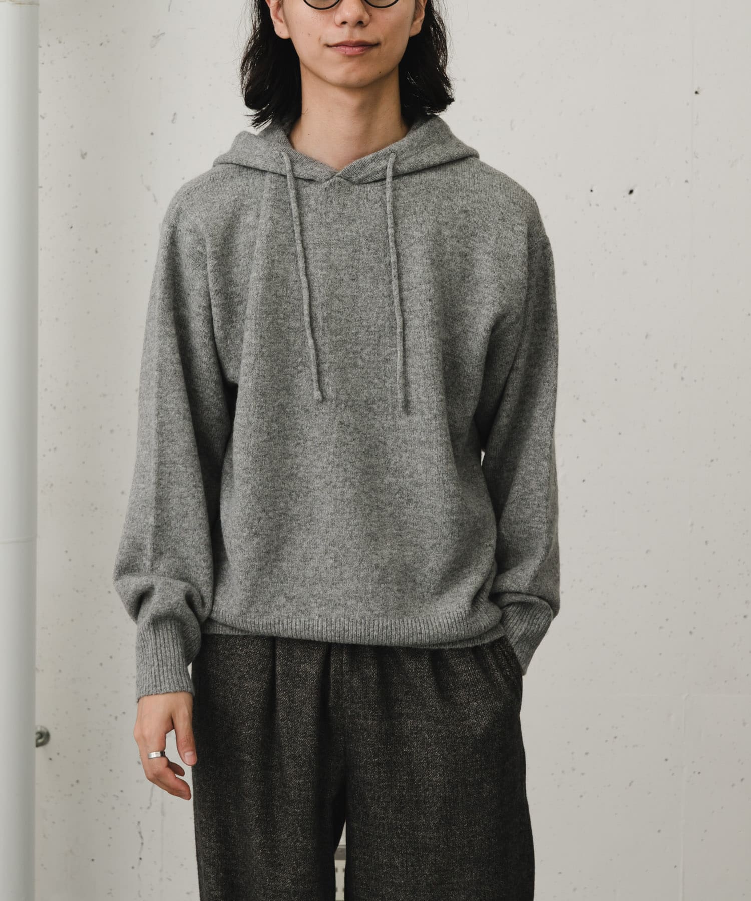 GRAY