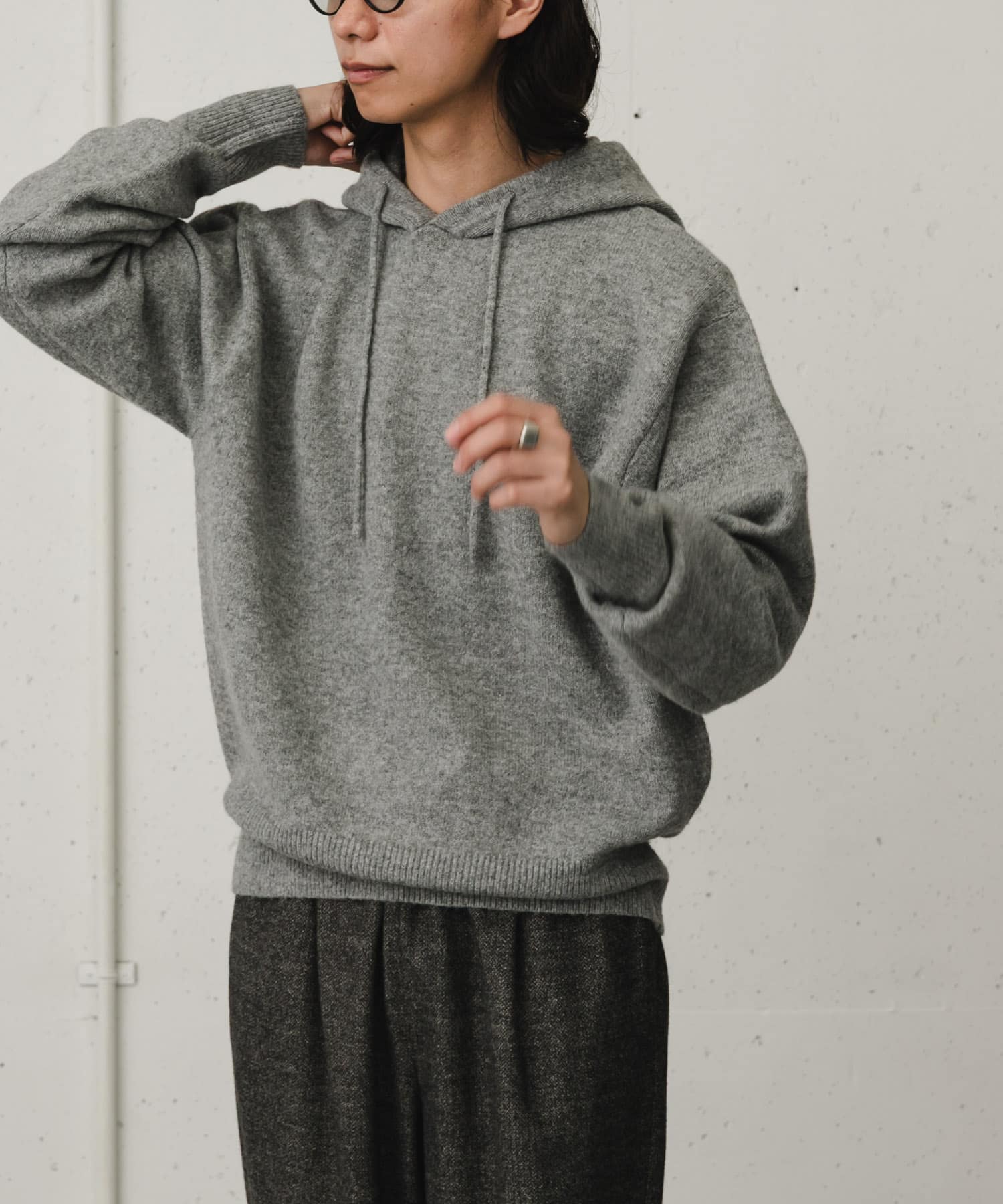 GRAY