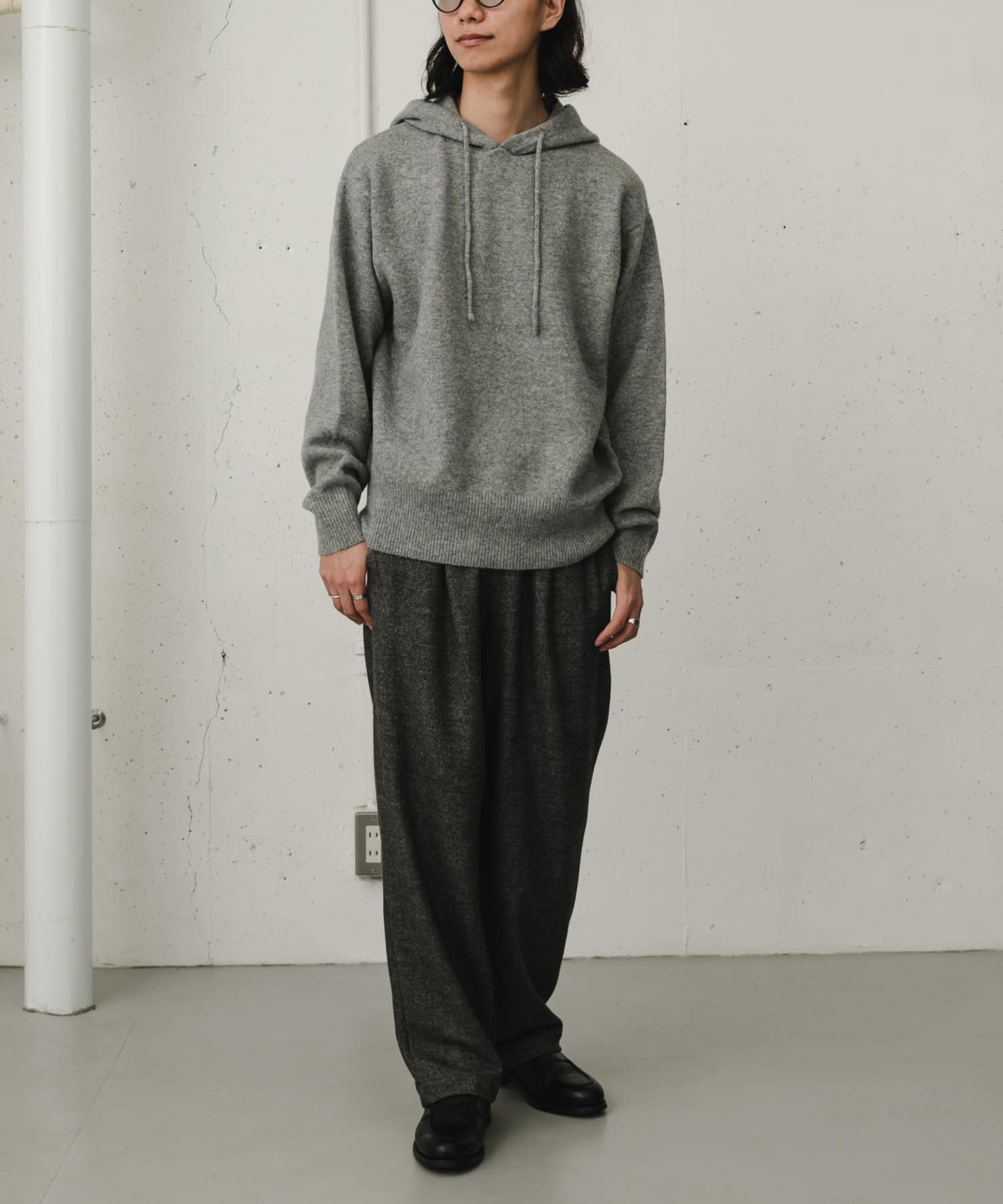 GRAY