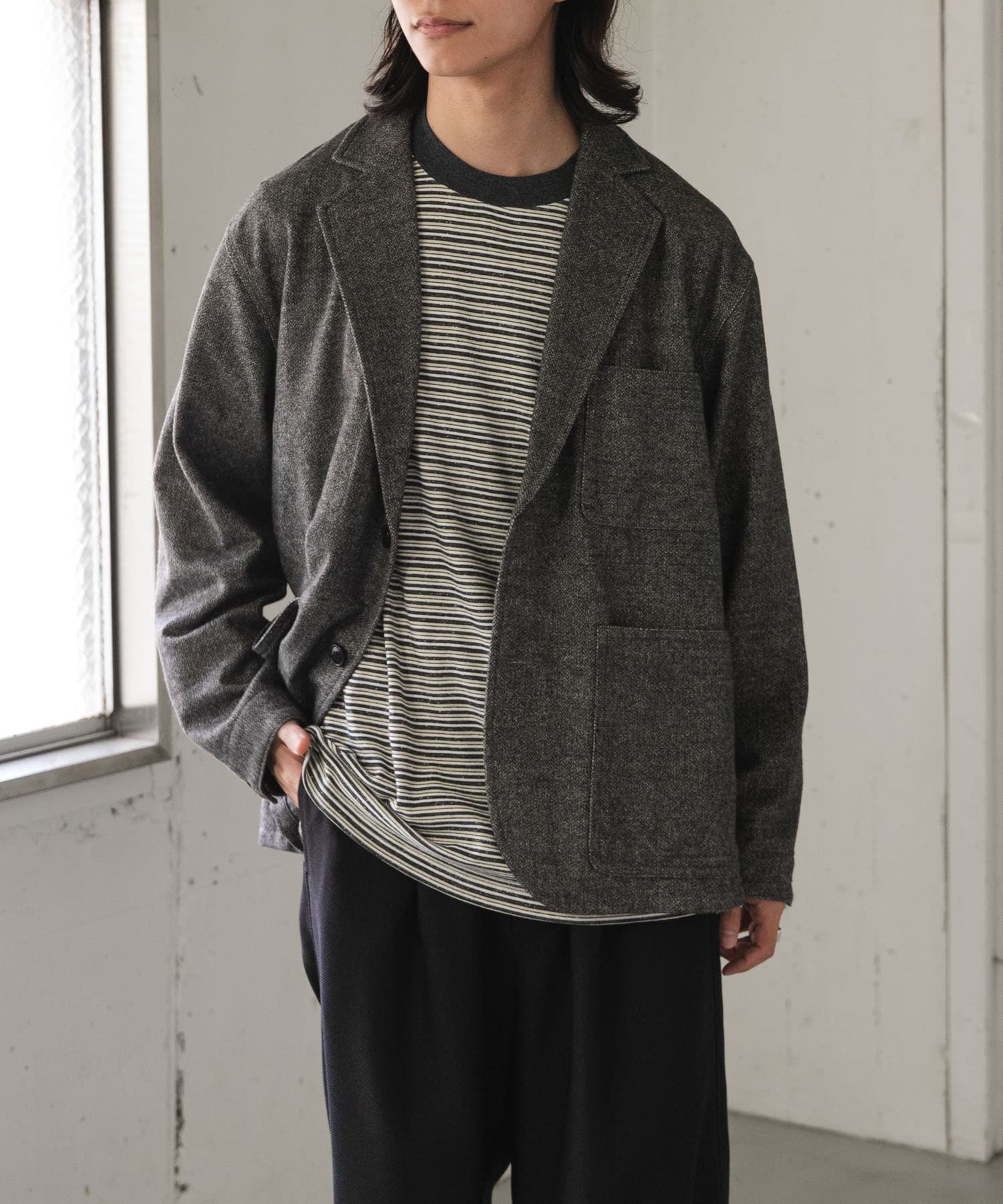 GRAY