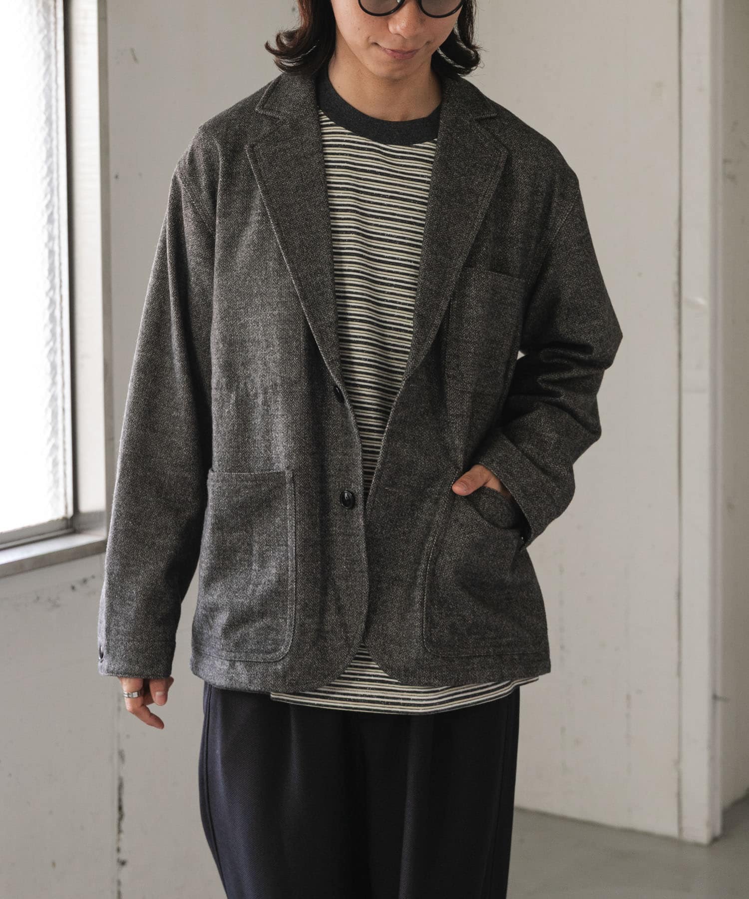 GRAY