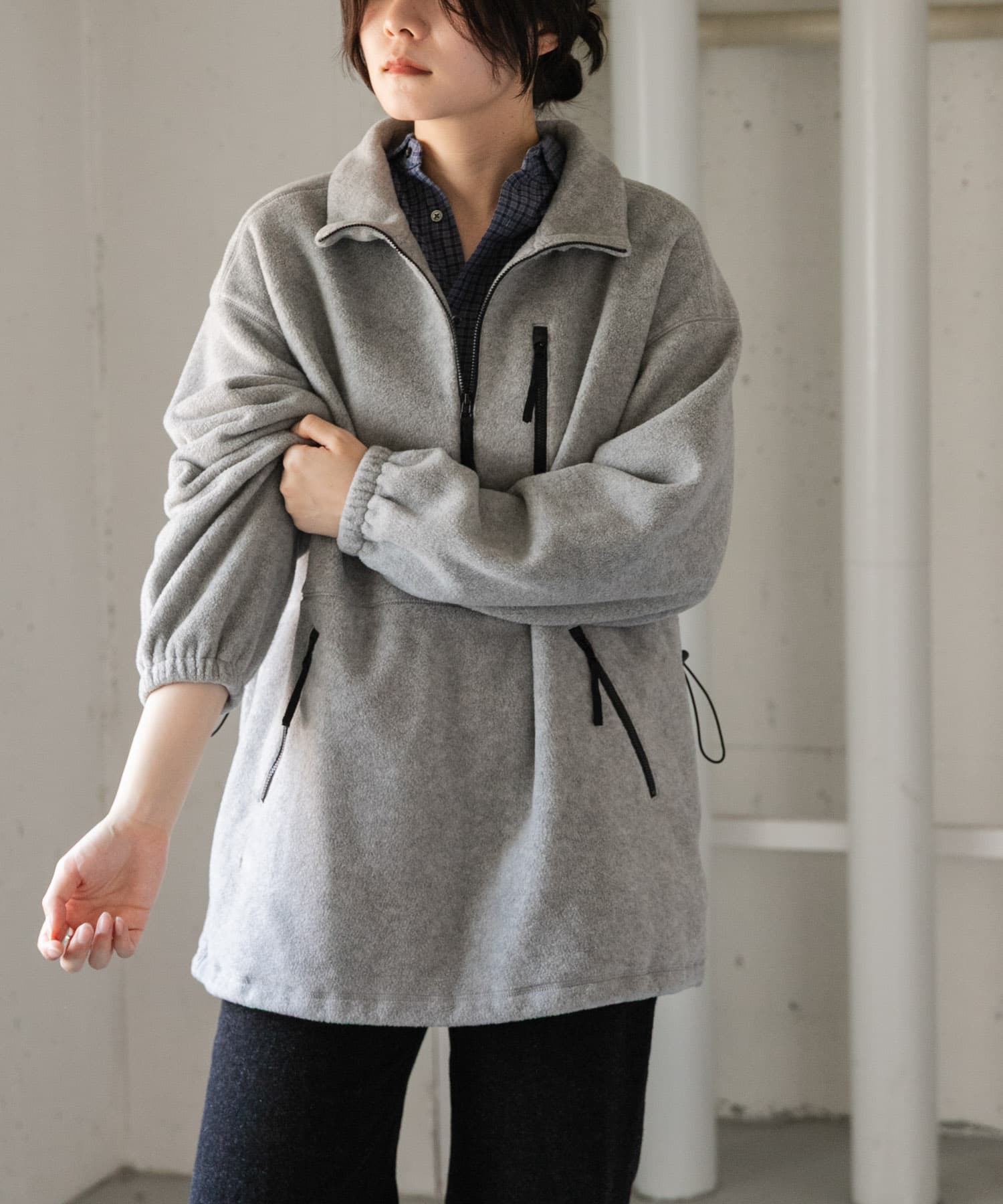 GRAY