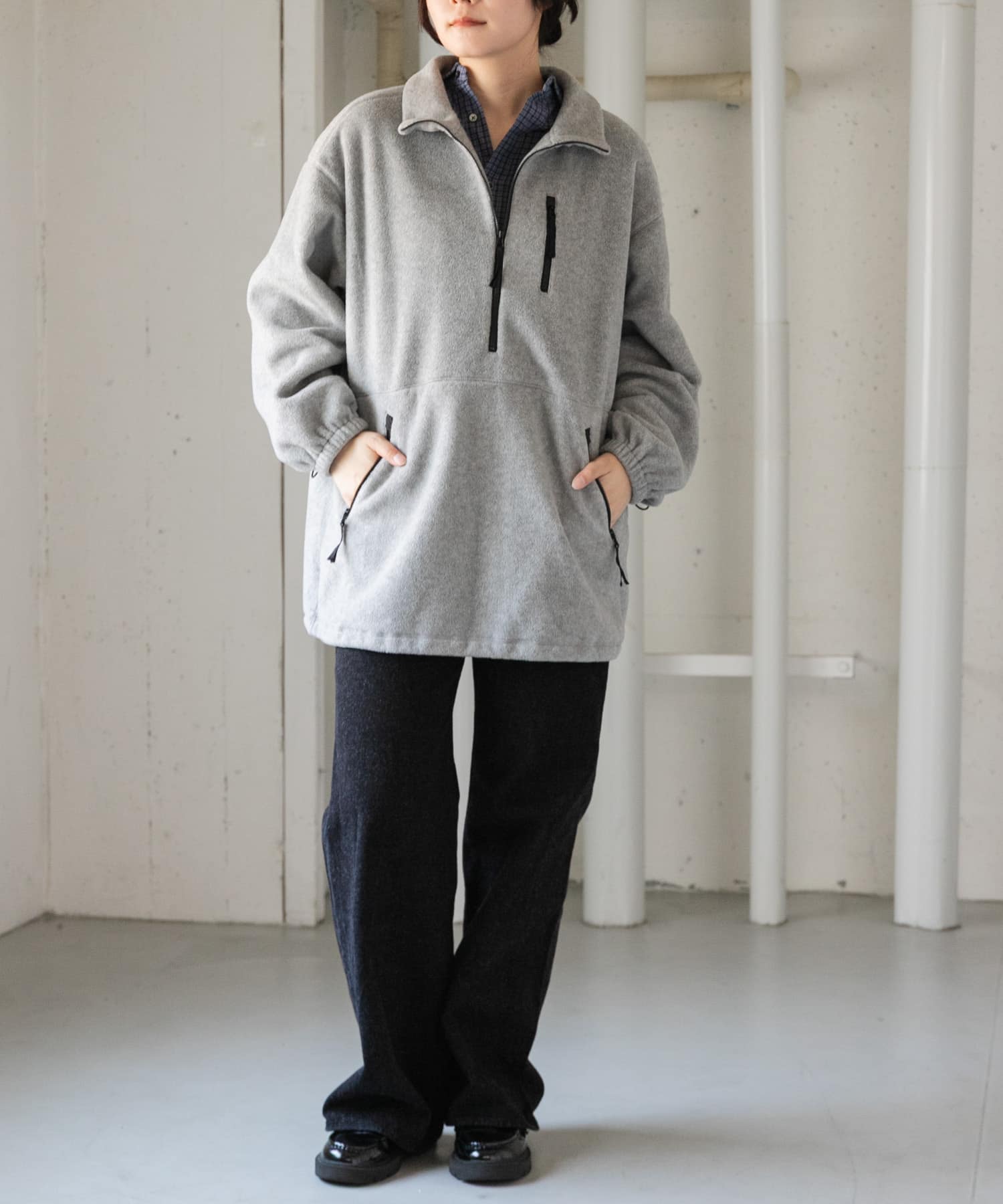 GRAY