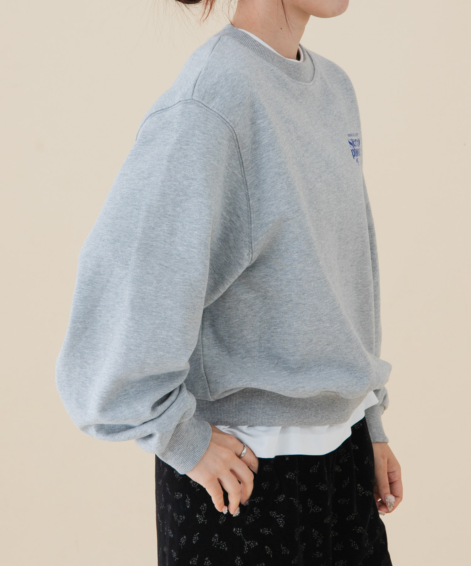GRAY