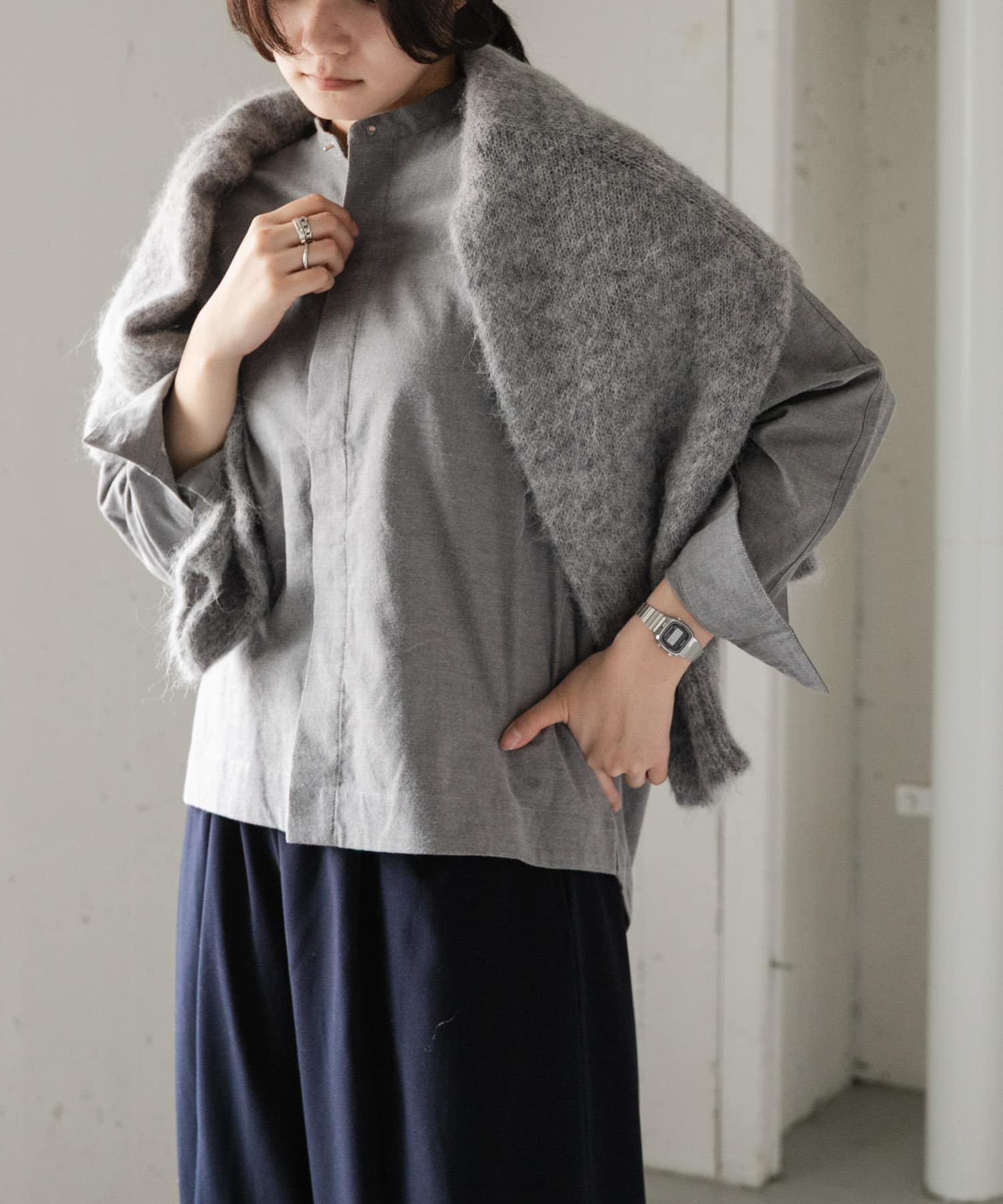 GRAY