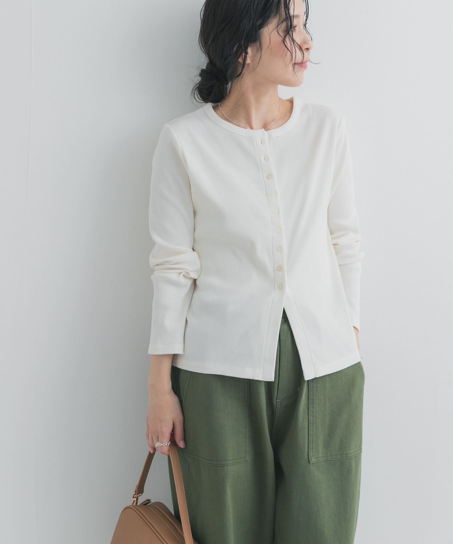 リブボタンカットカーディガン