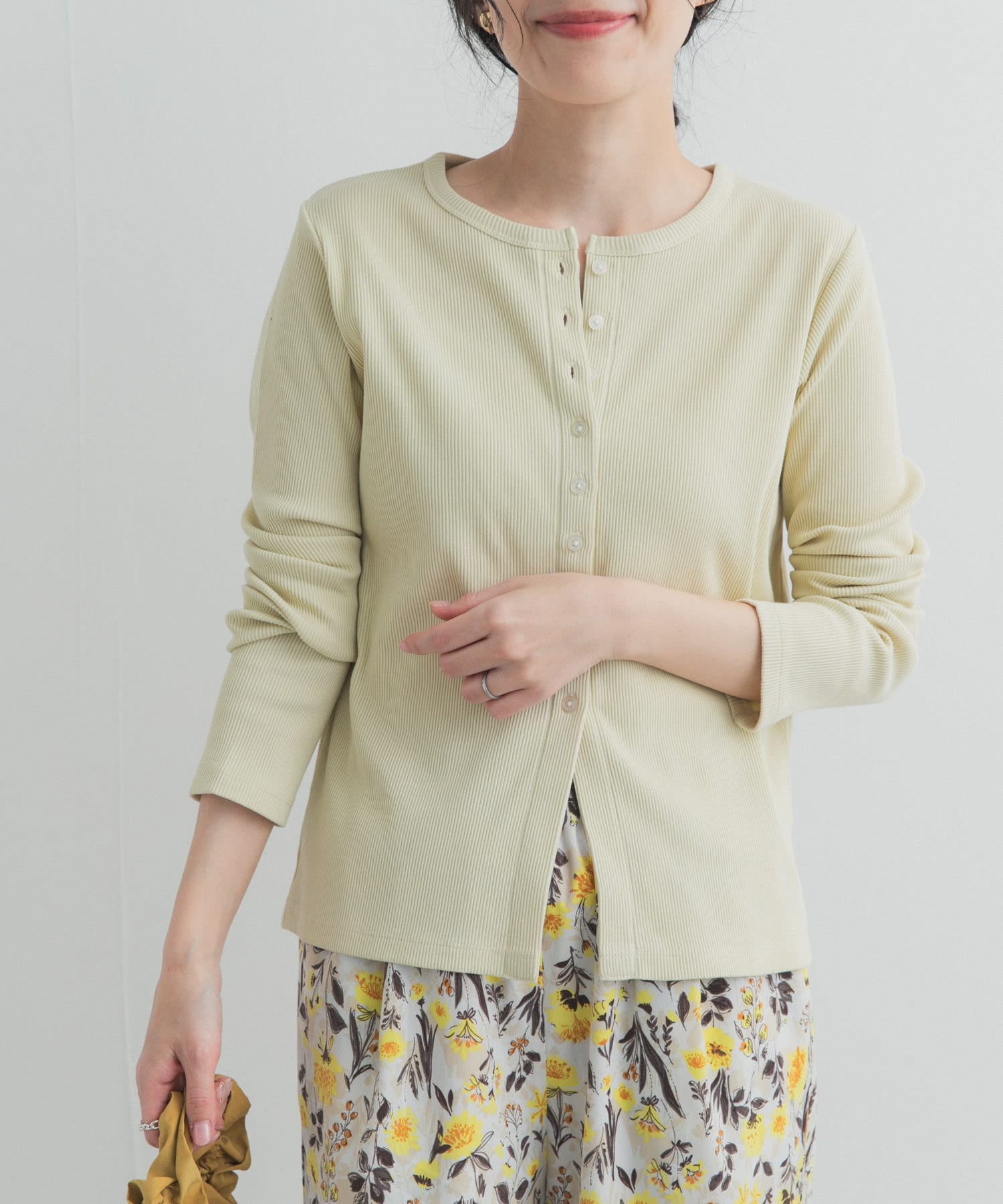 リブボタンカットカーディガン