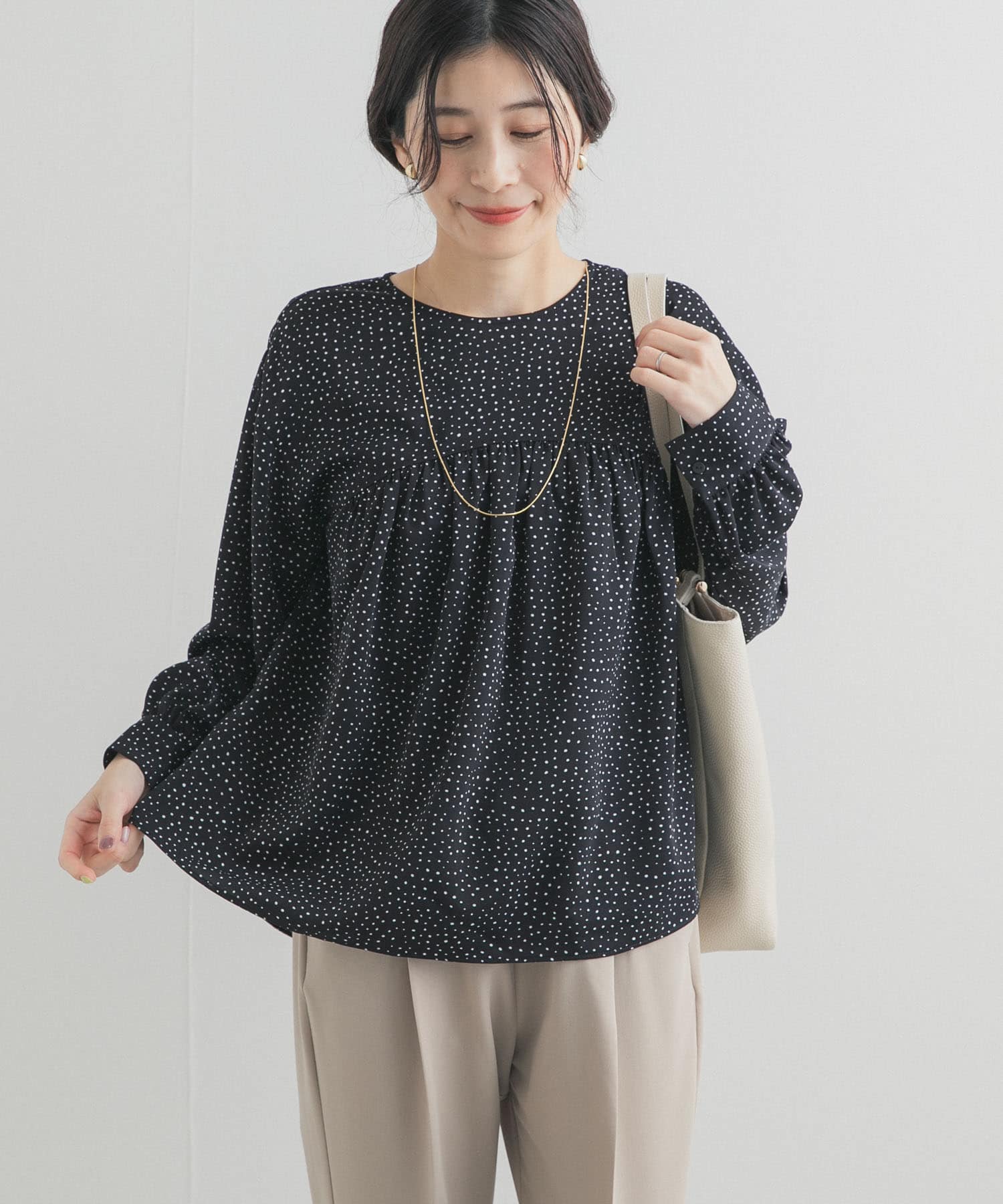 ドットギャザーブラウス