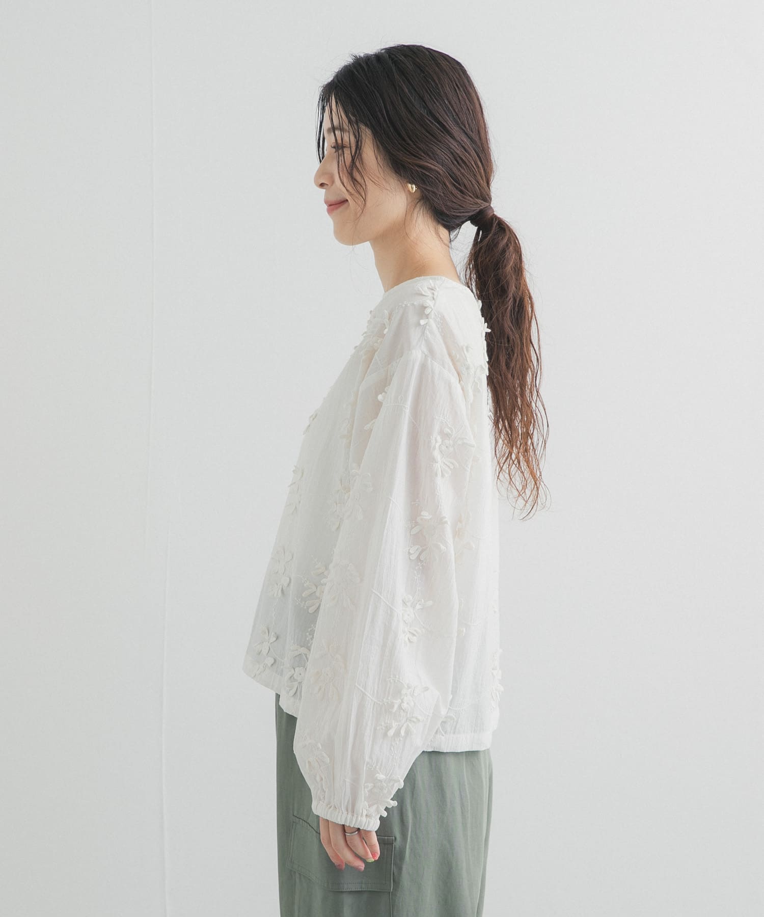 立体刺繍ブラウス(Free OFF): トップス｜URBAN RESEARCH公式