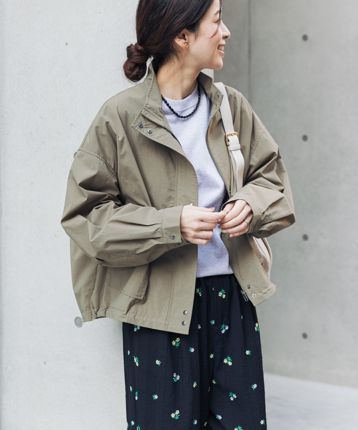 KHAKI