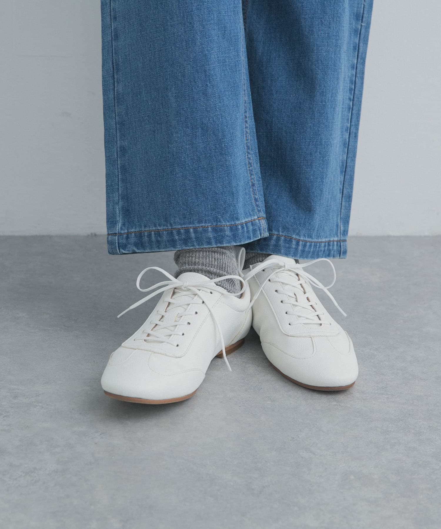 ライトウェイトレースアップシューズ WHITE 36