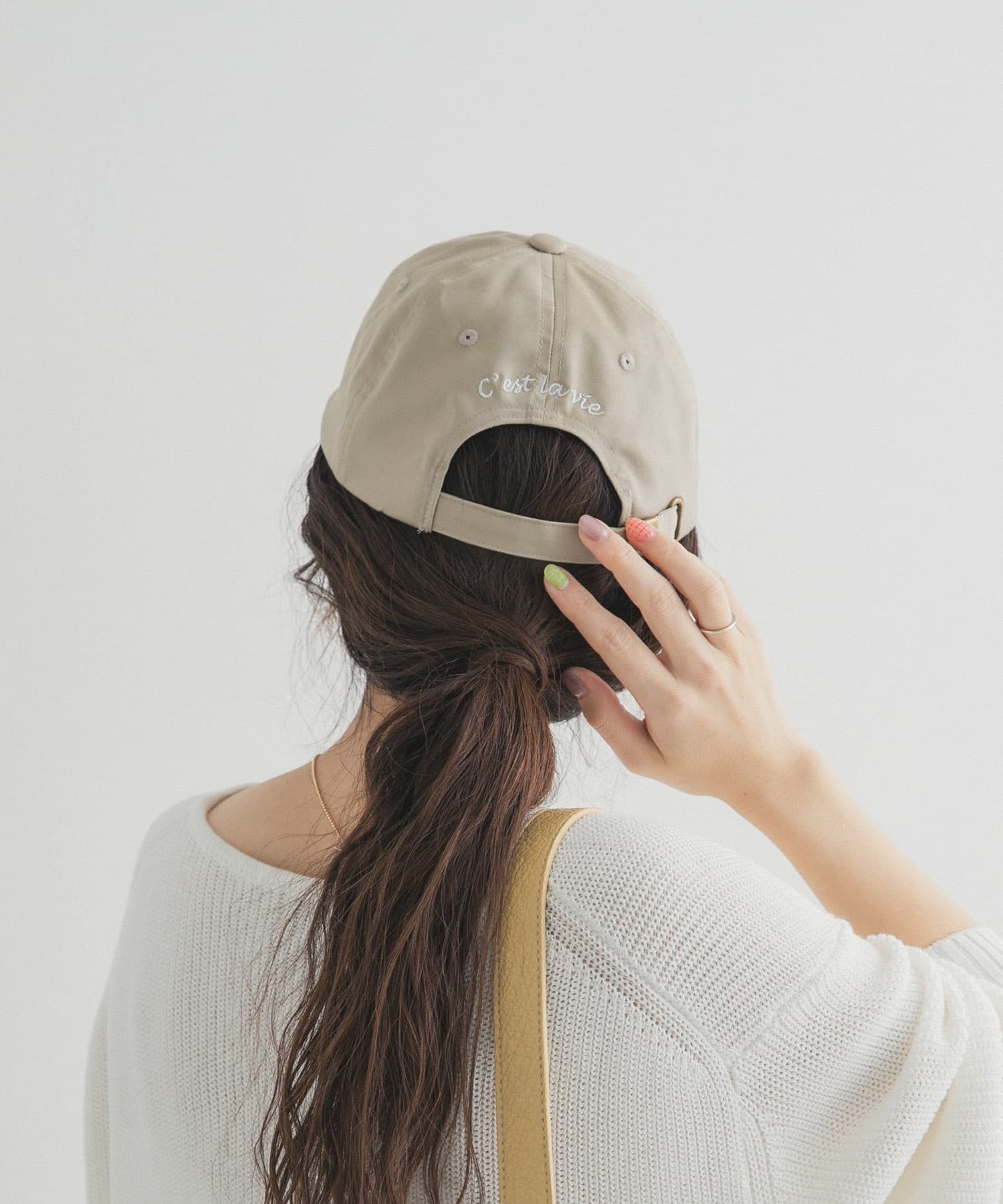 LIGHTBEIGE