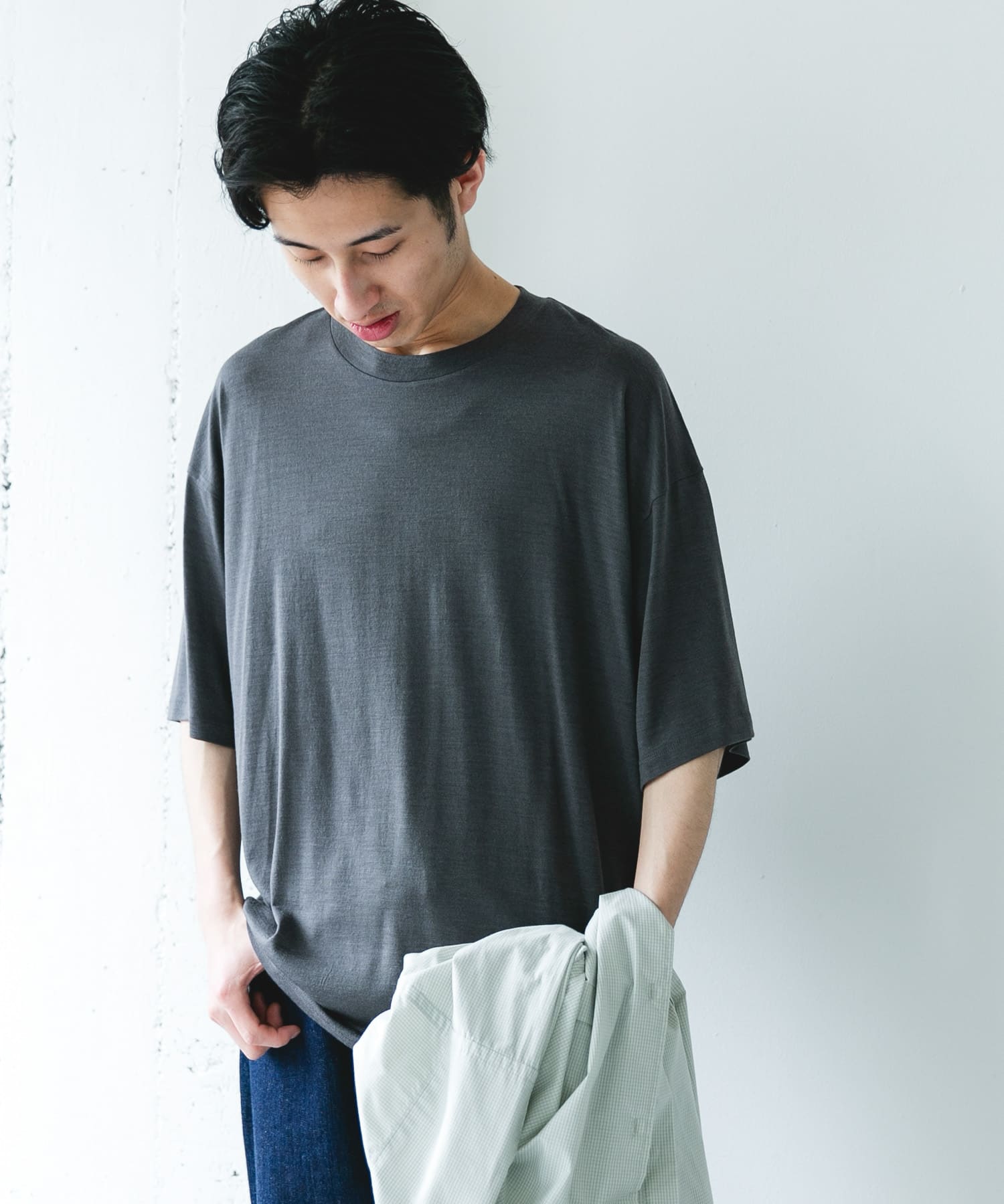 GRAY