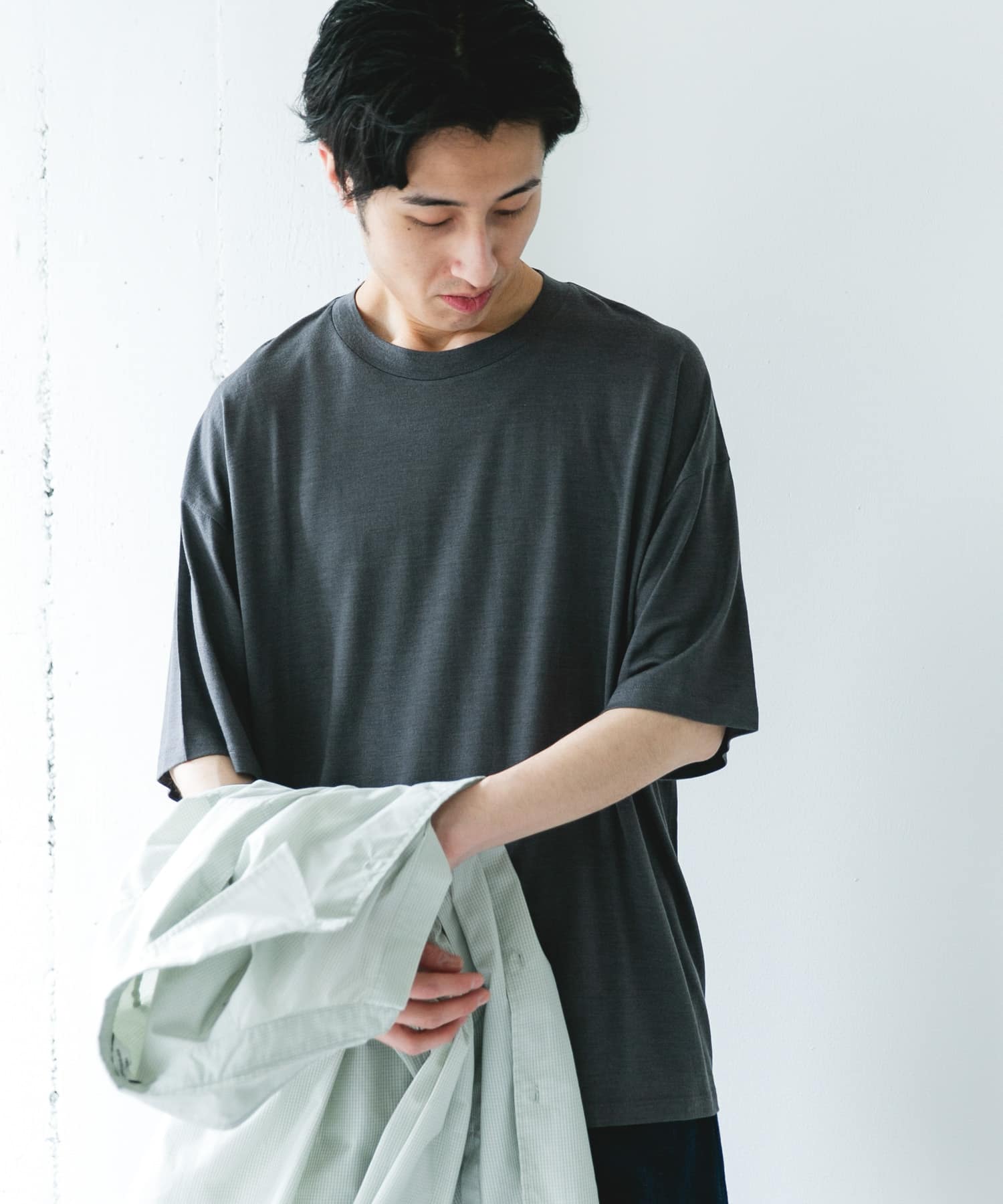 GRAY